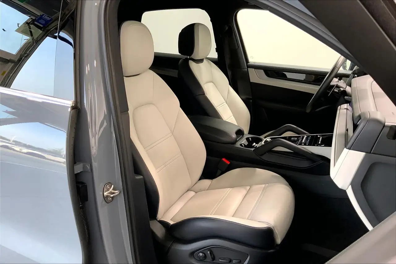 Porsche Cayenne снимка Porsche Cayenne