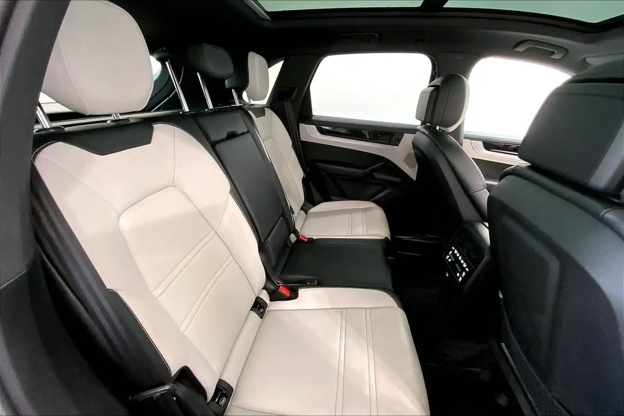 Porsche Cayenne снимка Porsche Cayenne