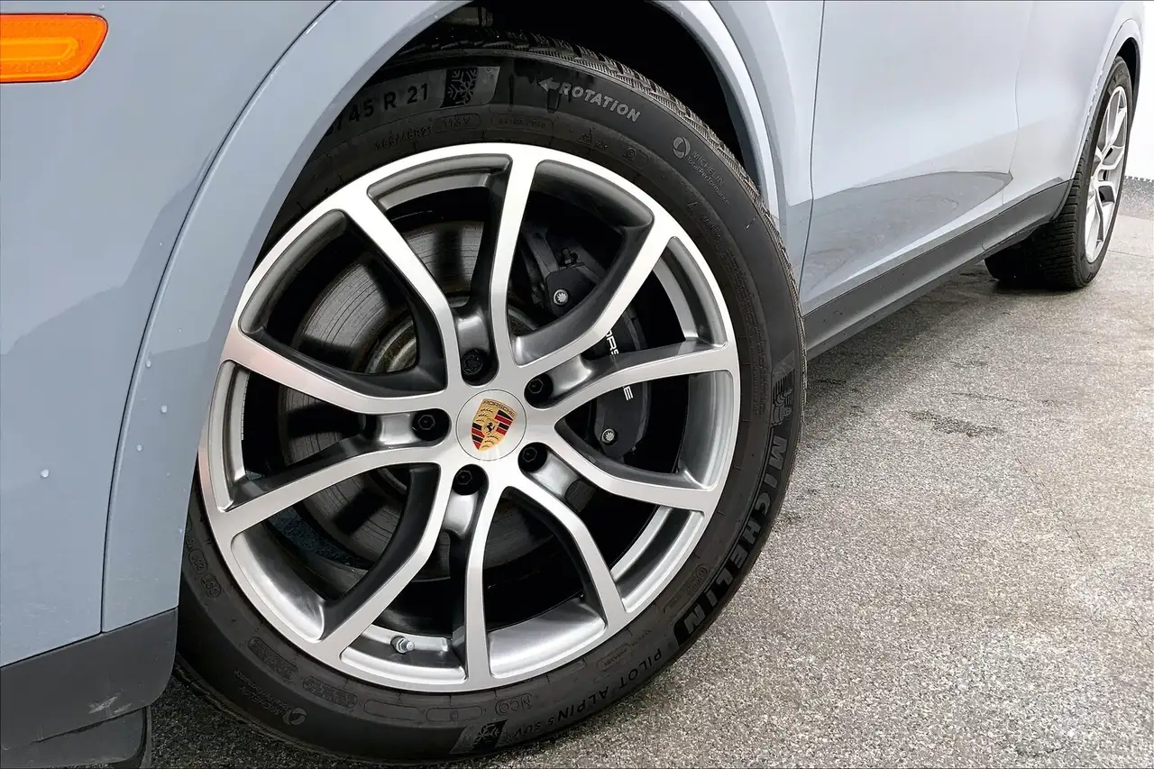 Porsche Cayenne снимка Porsche Cayenne