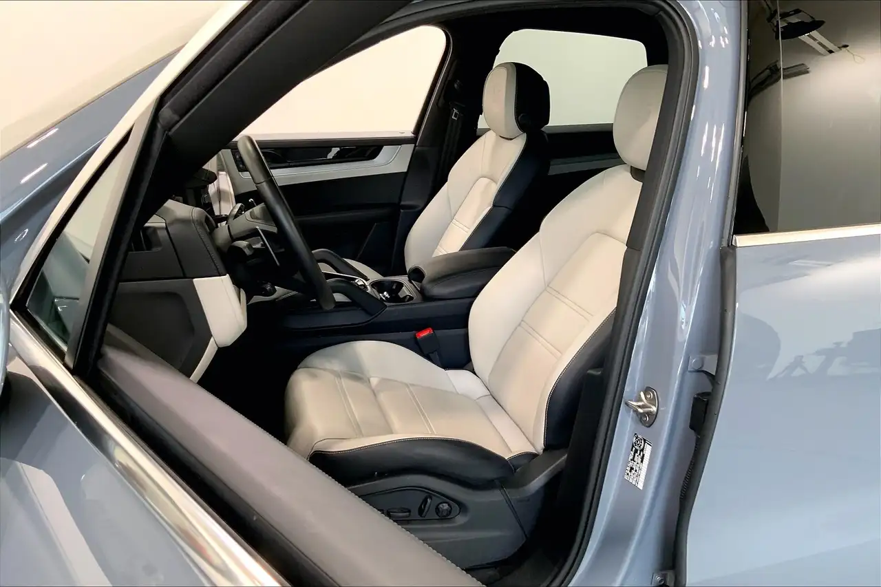 Porsche Cayenne снимка Porsche Cayenne