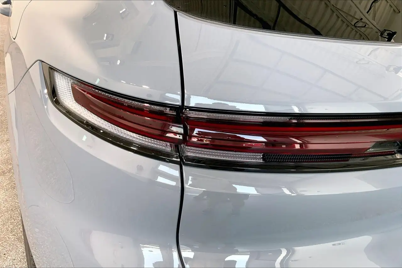 Porsche Cayenne снимка Porsche Cayenne