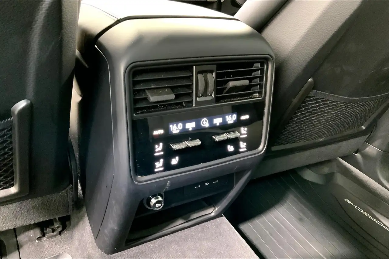 Porsche Cayenne снимка Porsche Cayenne