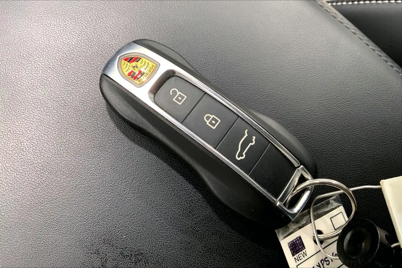 Porsche Cayenne снимка Porsche Cayenne