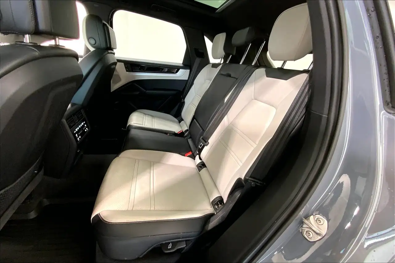 Porsche Cayenne снимка Porsche Cayenne