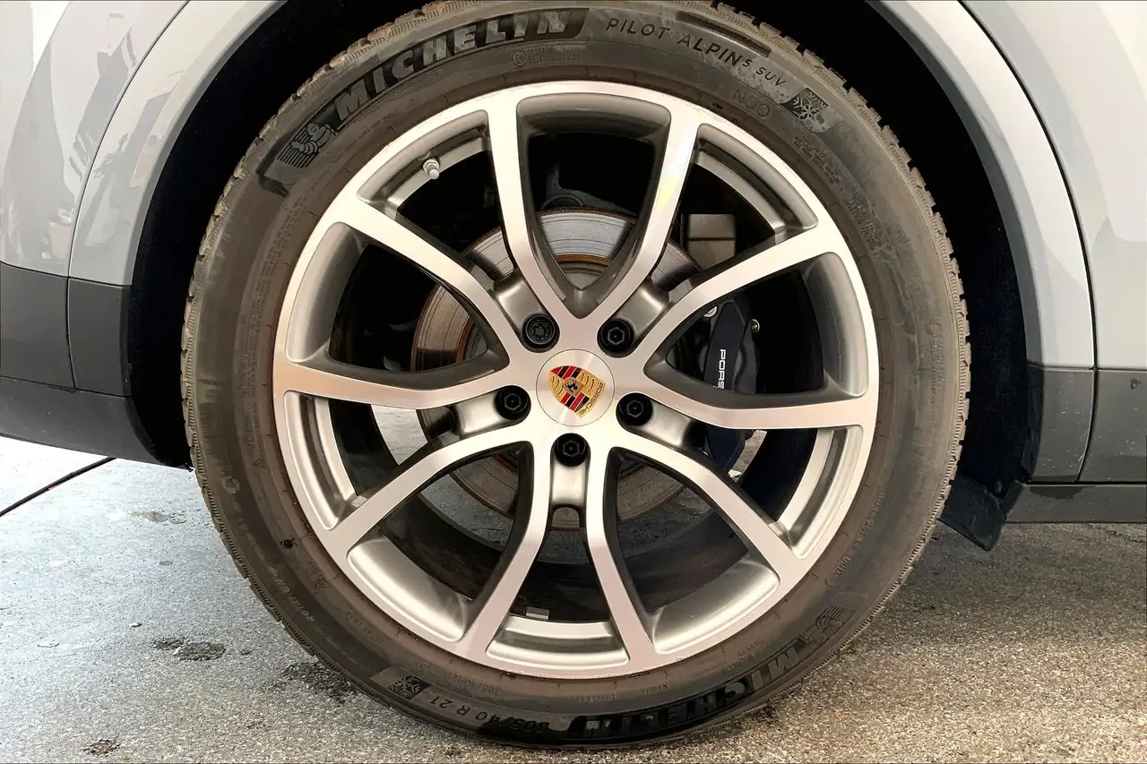Porsche Cayenne снимка Porsche Cayenne
