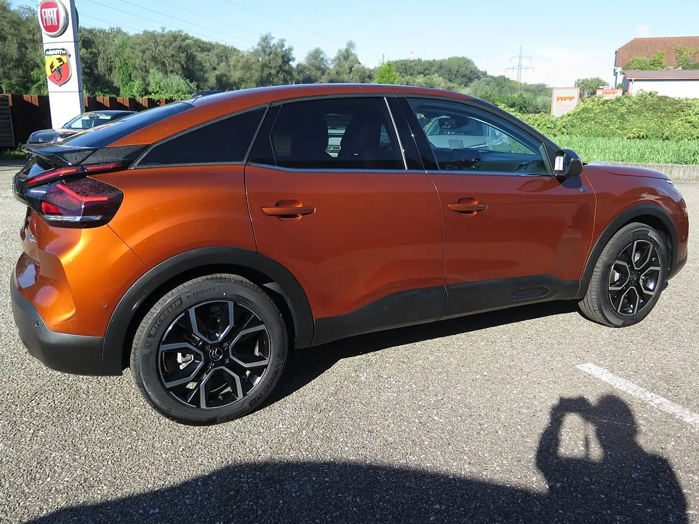 Citroen C4 e-C4 136 50kWh Shine Orange - 2