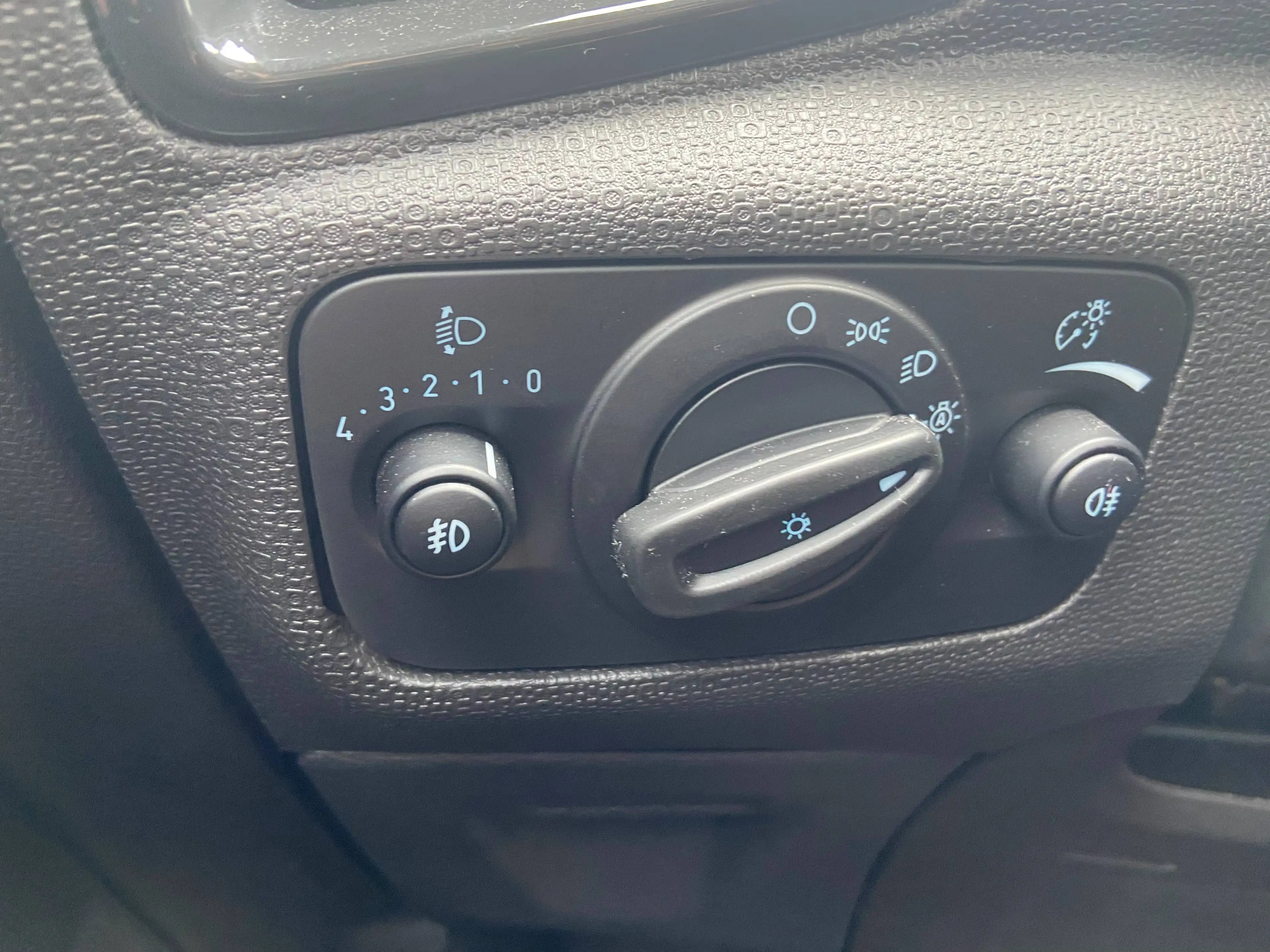 Ford EcoSport Ecosport 1.5i AUTOMAAT NAVI PDC CRUISE ALU LEDER — photo 10