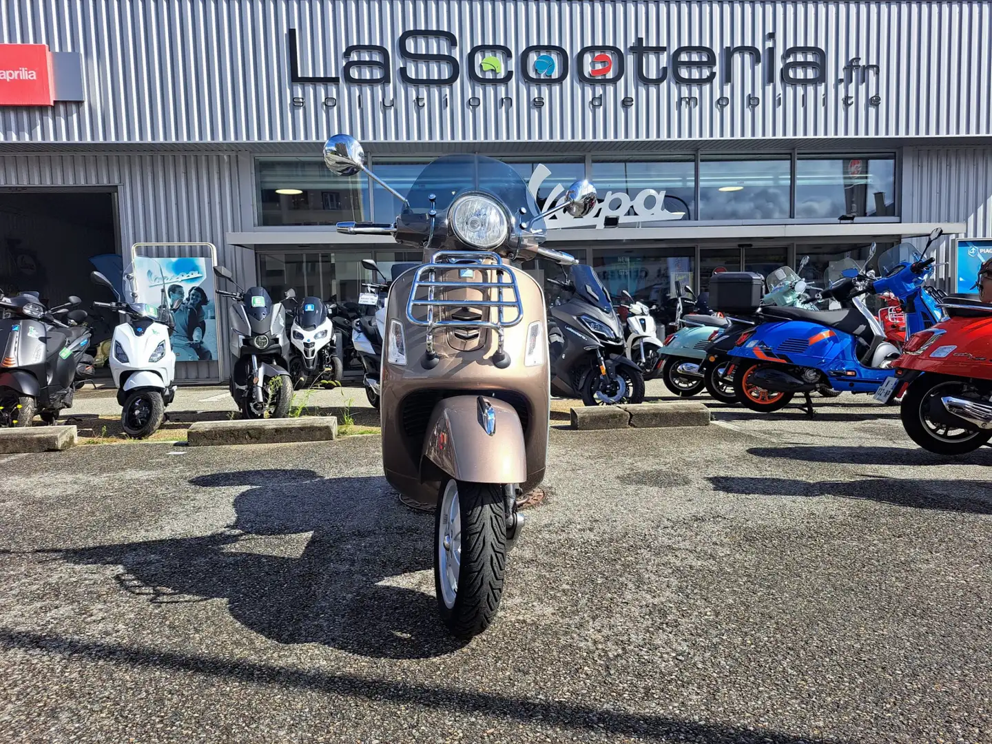 Vespa GTS 300 Brun - 2
