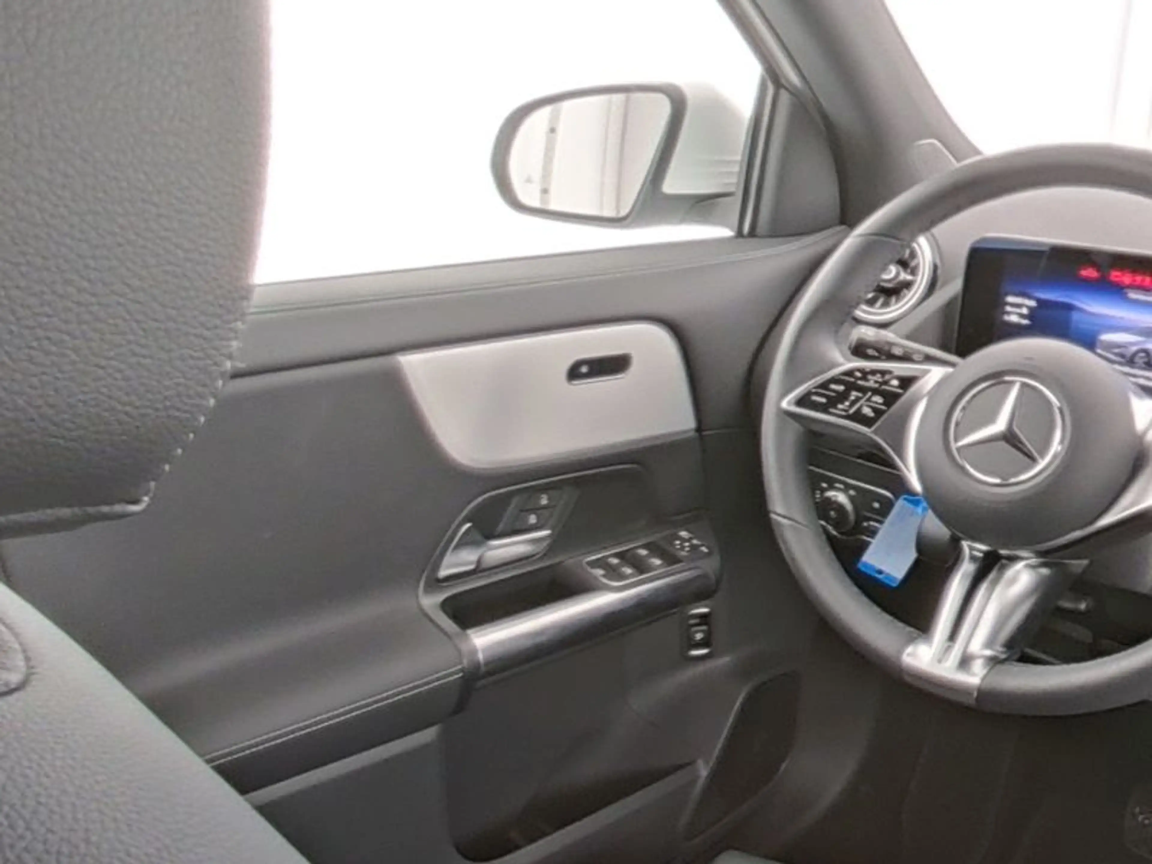 Mercedes-Benz EQA 250 250+ Luxury Line 71 kWh Ledkoplampen | Parkeerpakk — photo 3