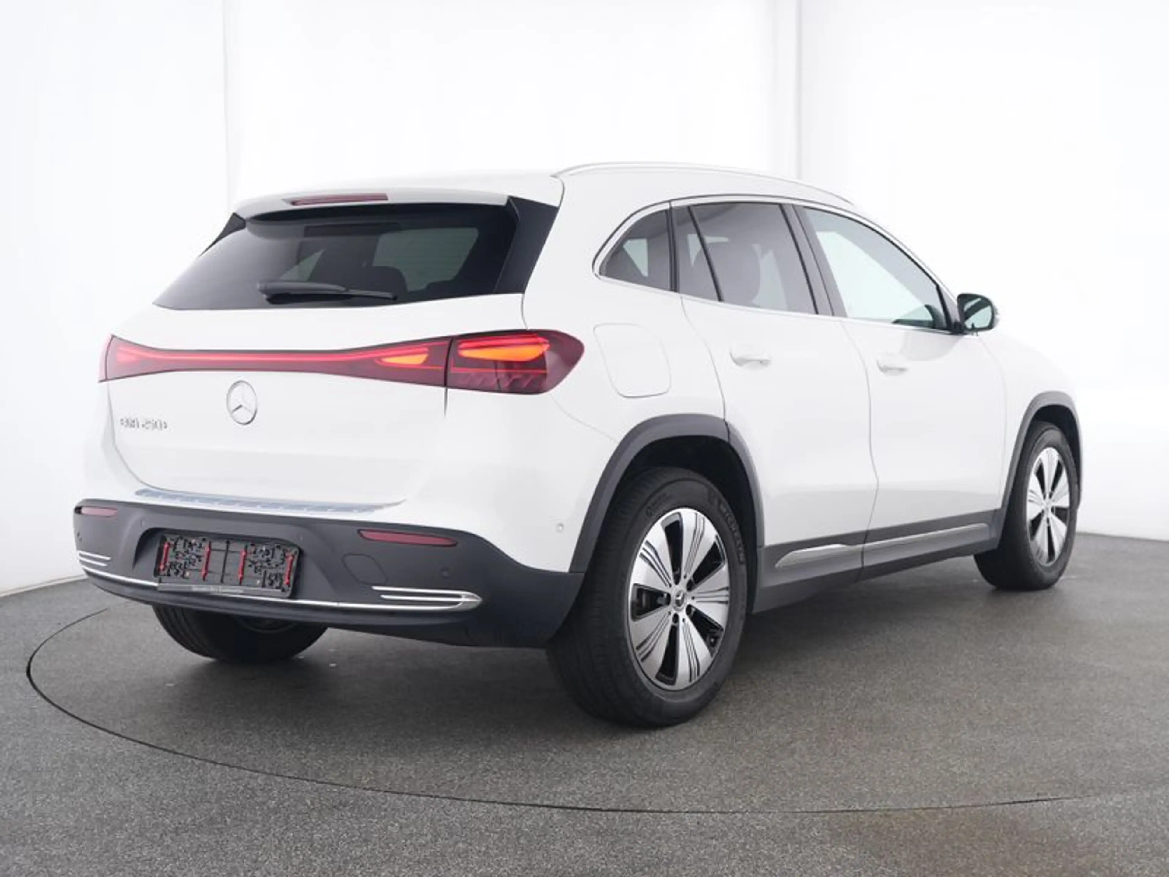 Mercedes-Benz EQA 250 250+ Luxury Line 71 kWh Ledkoplampen | Parkeerpakk — photo 2