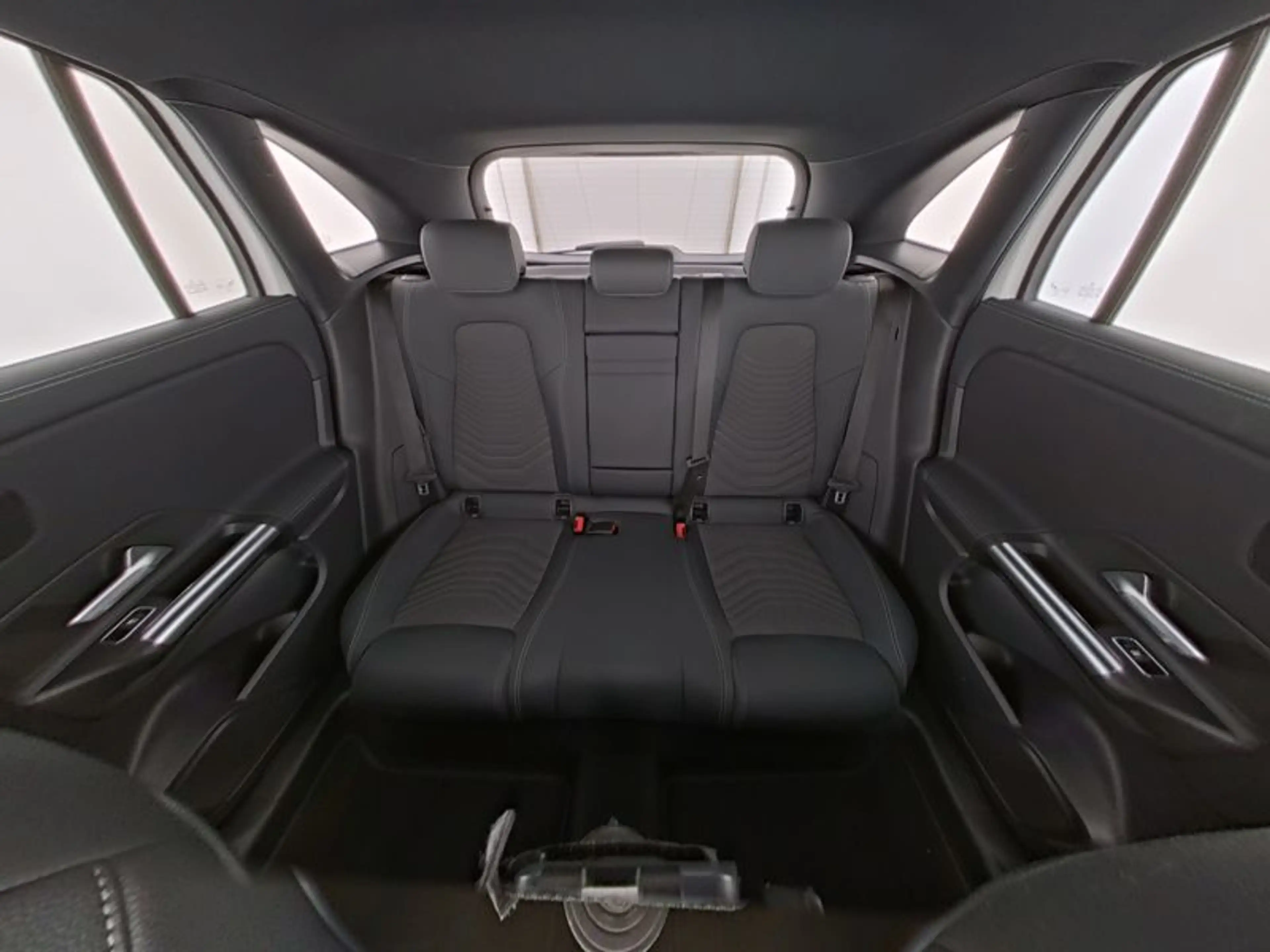 Mercedes-Benz EQA 250 250+ Luxury Line 71 kWh Ledkoplampen | Parkeerpakk — photo 7