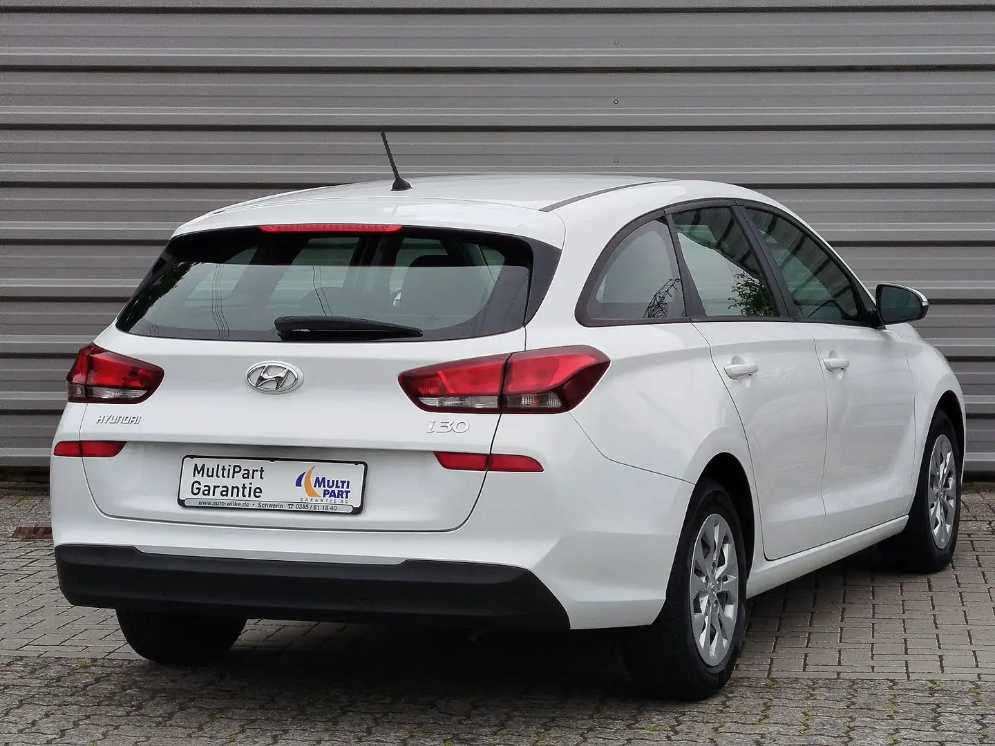 Hyundai i30 cw Select PDC hi Spurhalteass. Temp. Klima Weiß - 2