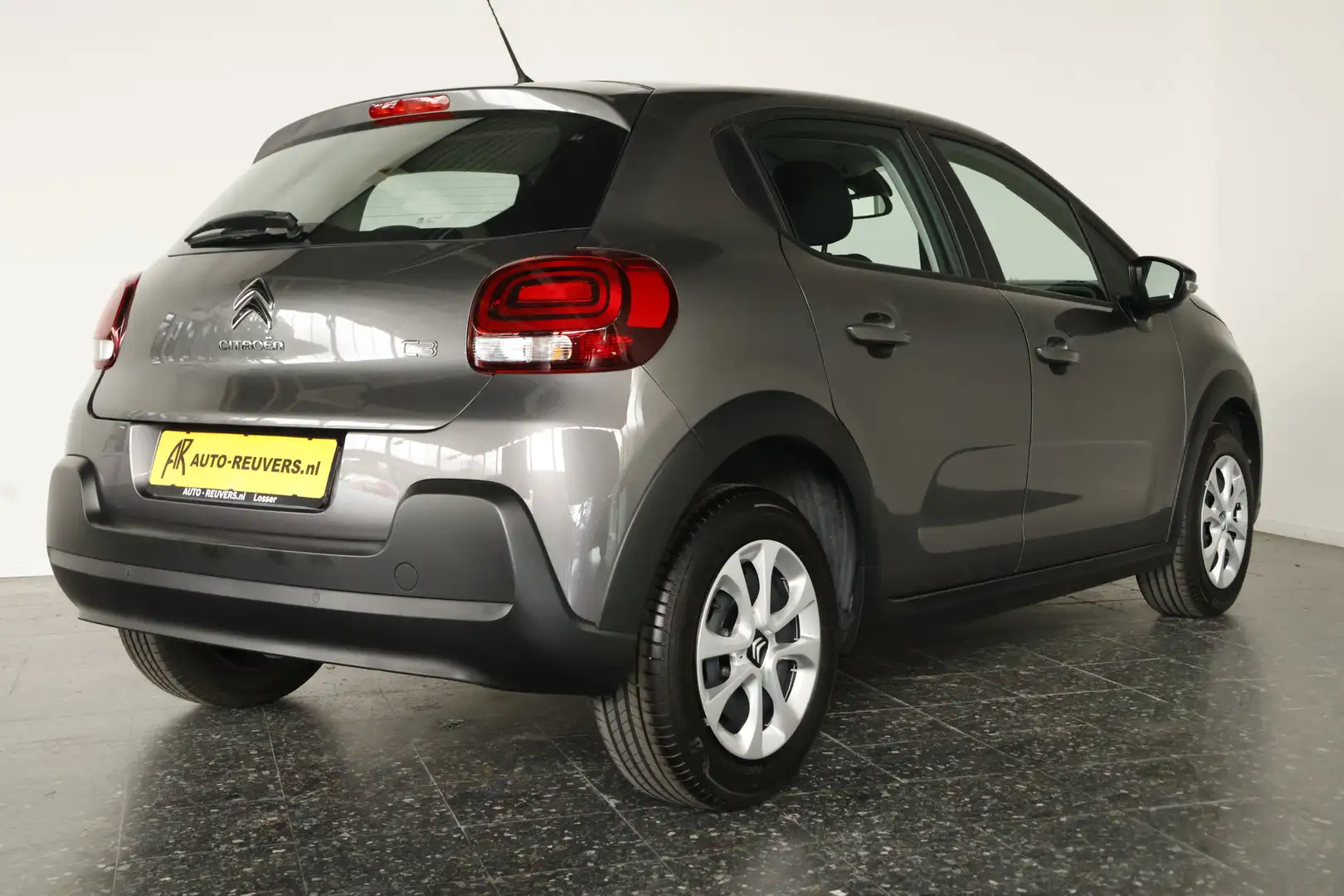 Citroen C3 1.2 PureTech Feel / Navigatie / CarPlay / Airco / Gris - 2