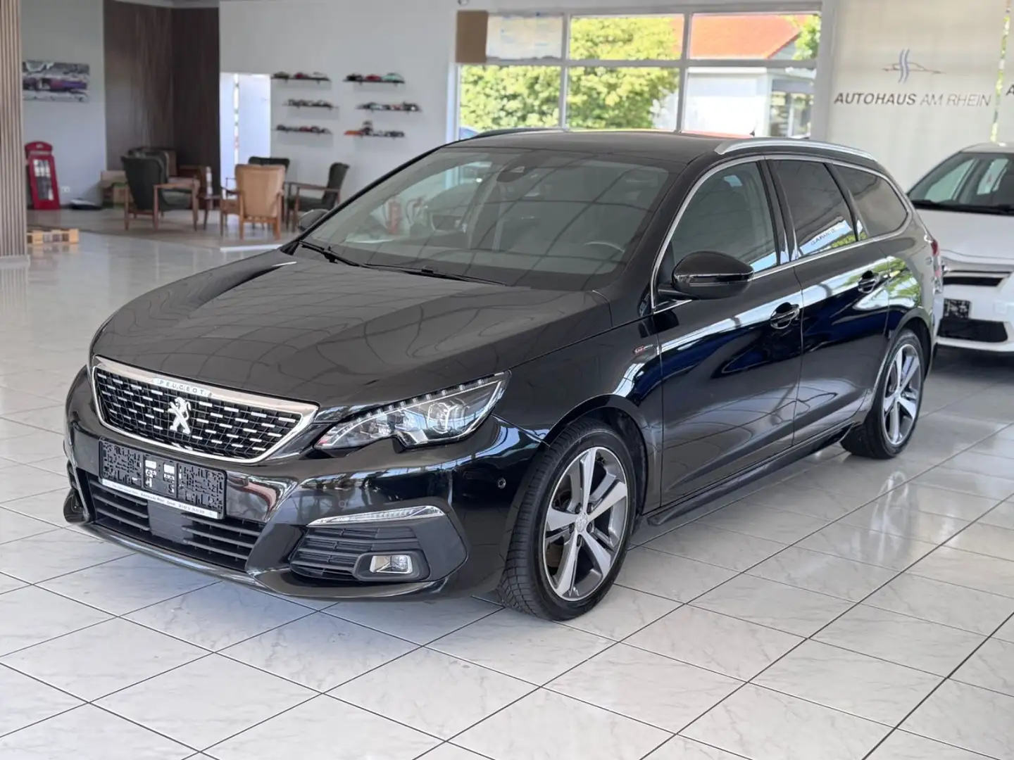 Peugeot 308 SW Allure+Automatik+KeylessGo+Pano+Kamera Schwarz - 2