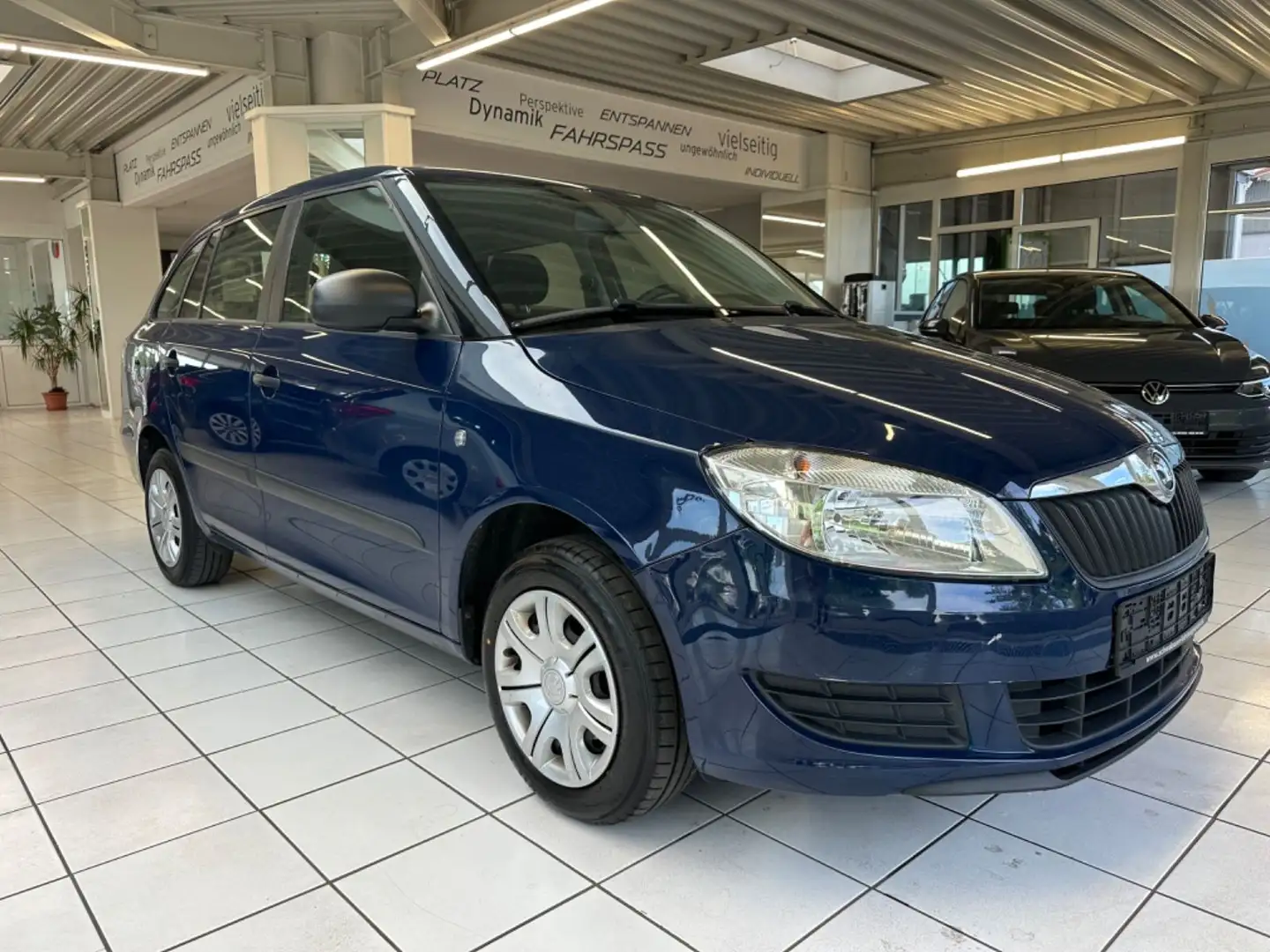 Skoda Fabia Combi Cool Edition,Tüv 06/26,8x-Reifen, Modrá - 1