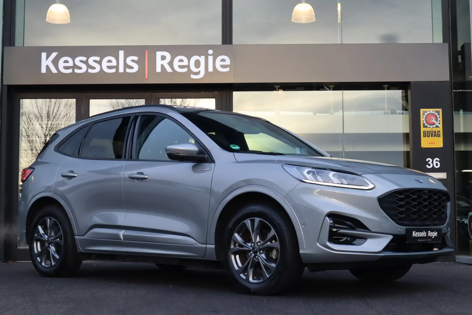 Ford Kuga 2.5 PHEV ST-Line Pano HuD ACC Keyless Trekhaak 18” Gris - 2
