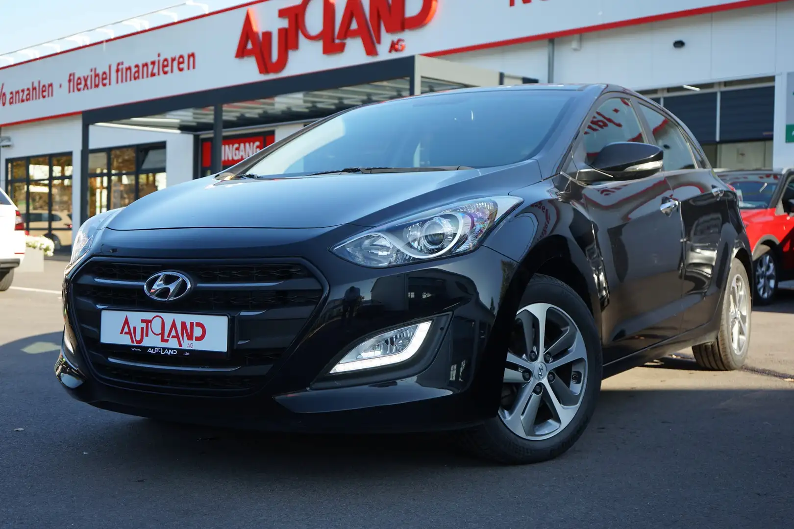 Hyundai i30 1.6 T-GDI blue Style Navi Kamera Sitzheizung Nero - 2