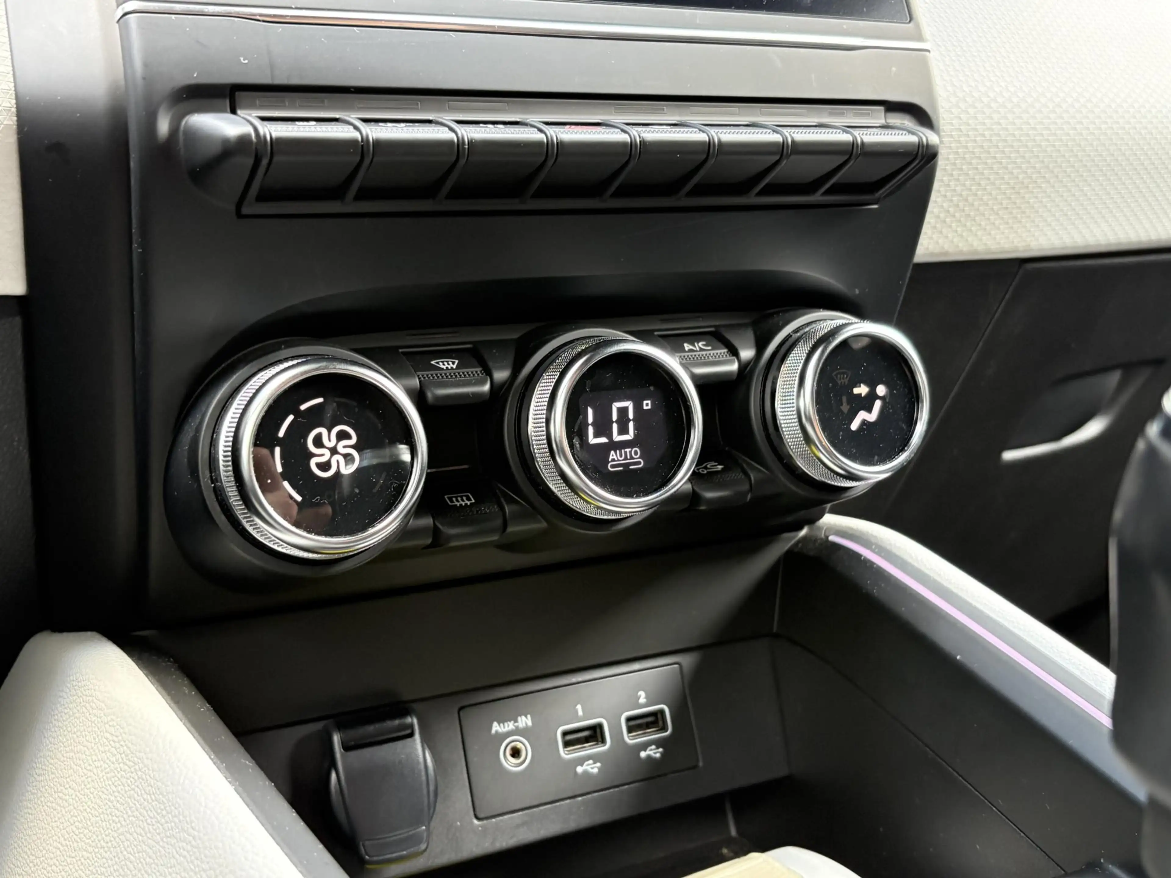 Renault Clio 1.0 TCe 90 Techno - Navigatie - Trekhaak - Achteru — photo 26