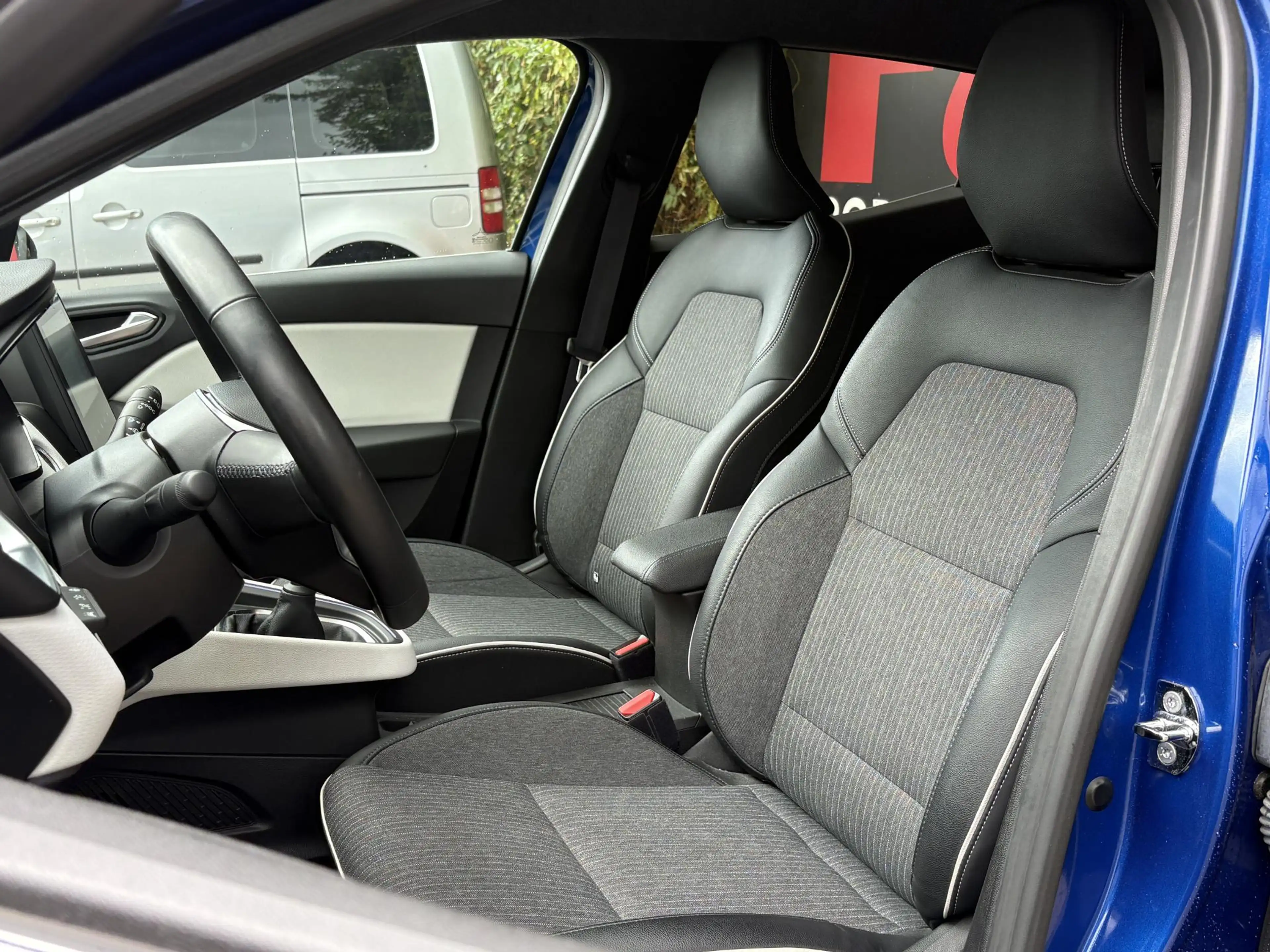 Renault Clio 1.0 TCe 90 Techno - Navigatie - Trekhaak - Achteru — photo 5