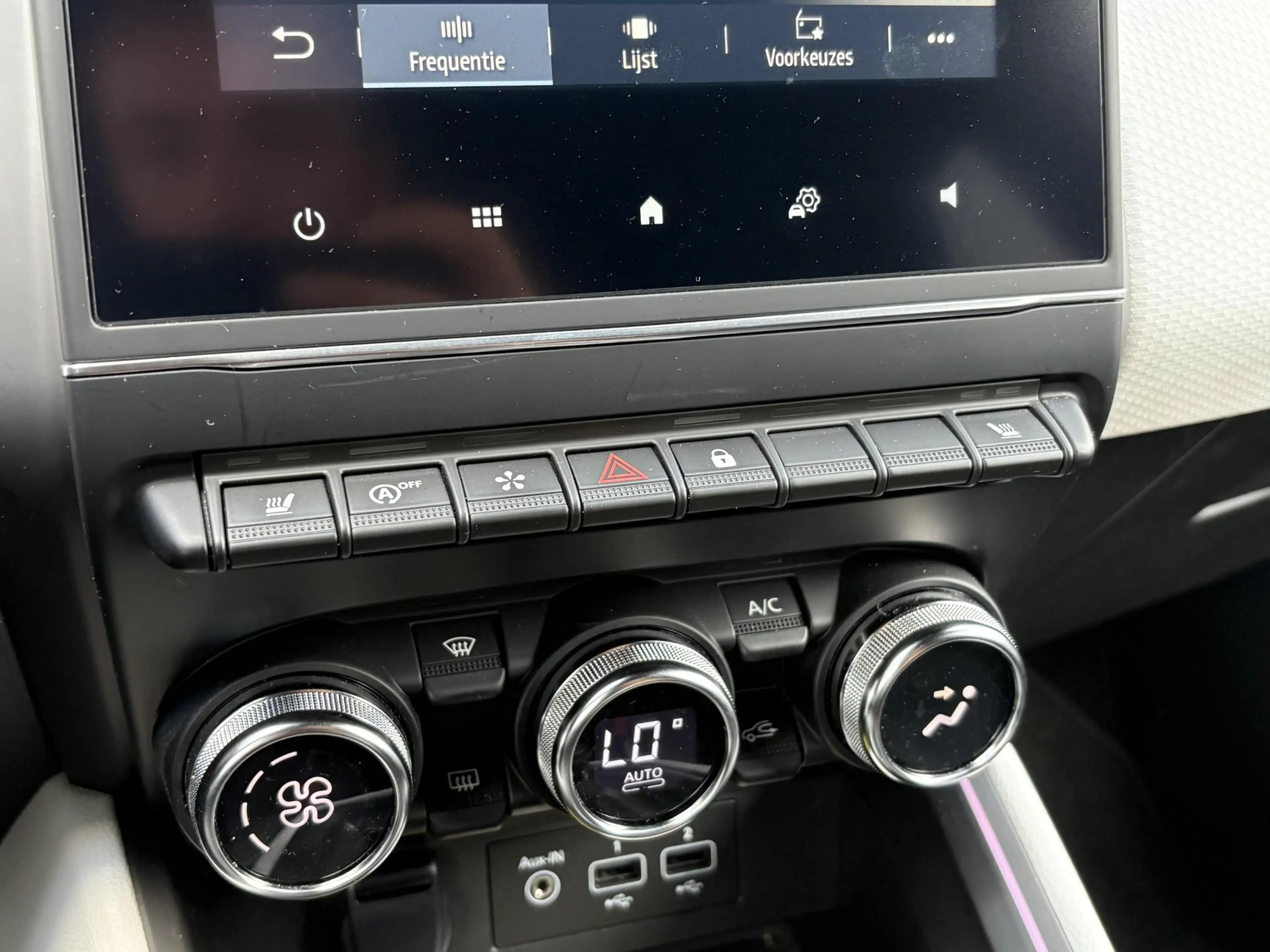 Renault Clio 1.0 TCe 90 Techno - Navigatie - Trekhaak - Achteru — photo 25