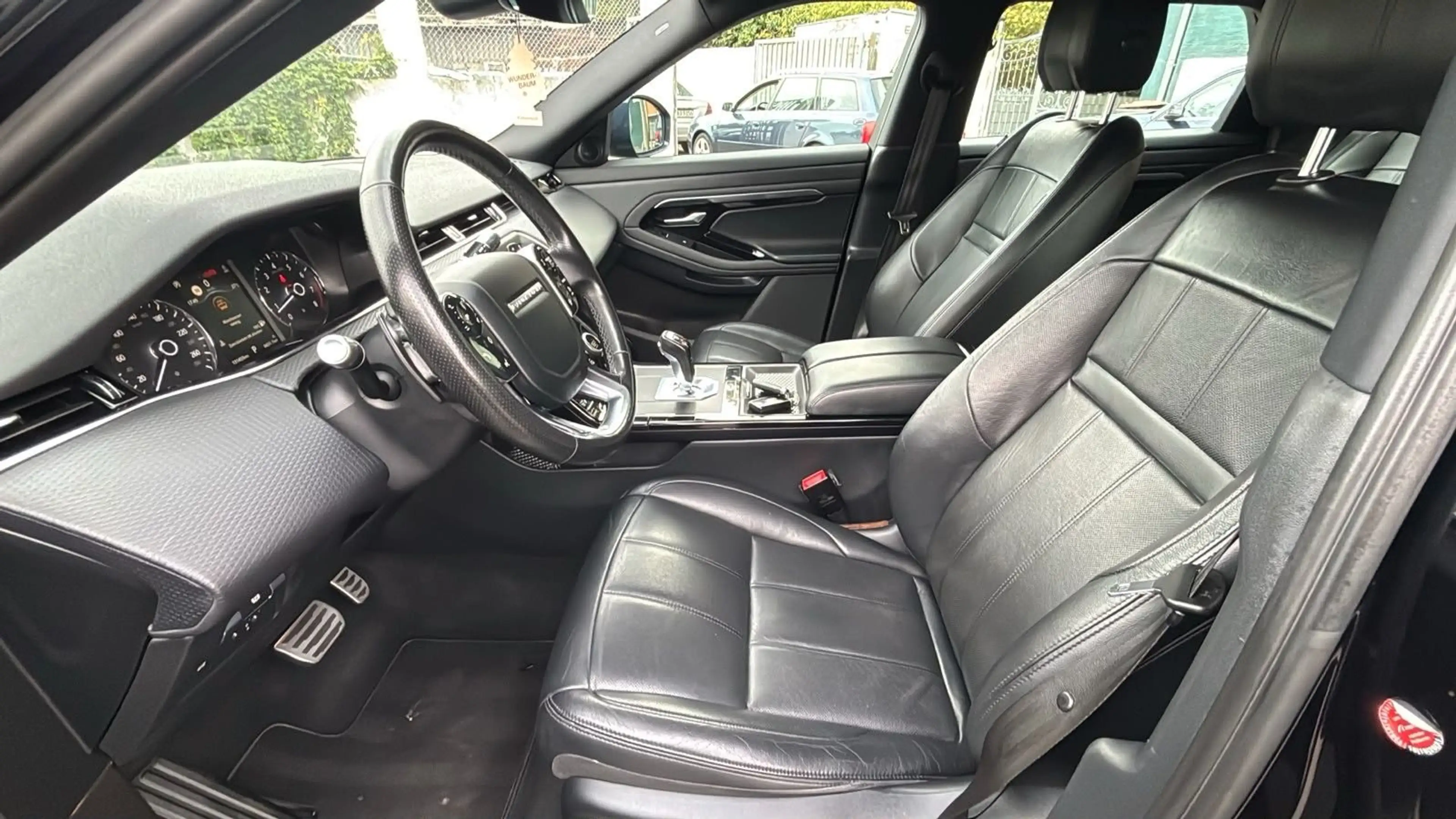 Land Rover Range Rover Evoque R-Dynamic S — photo 11