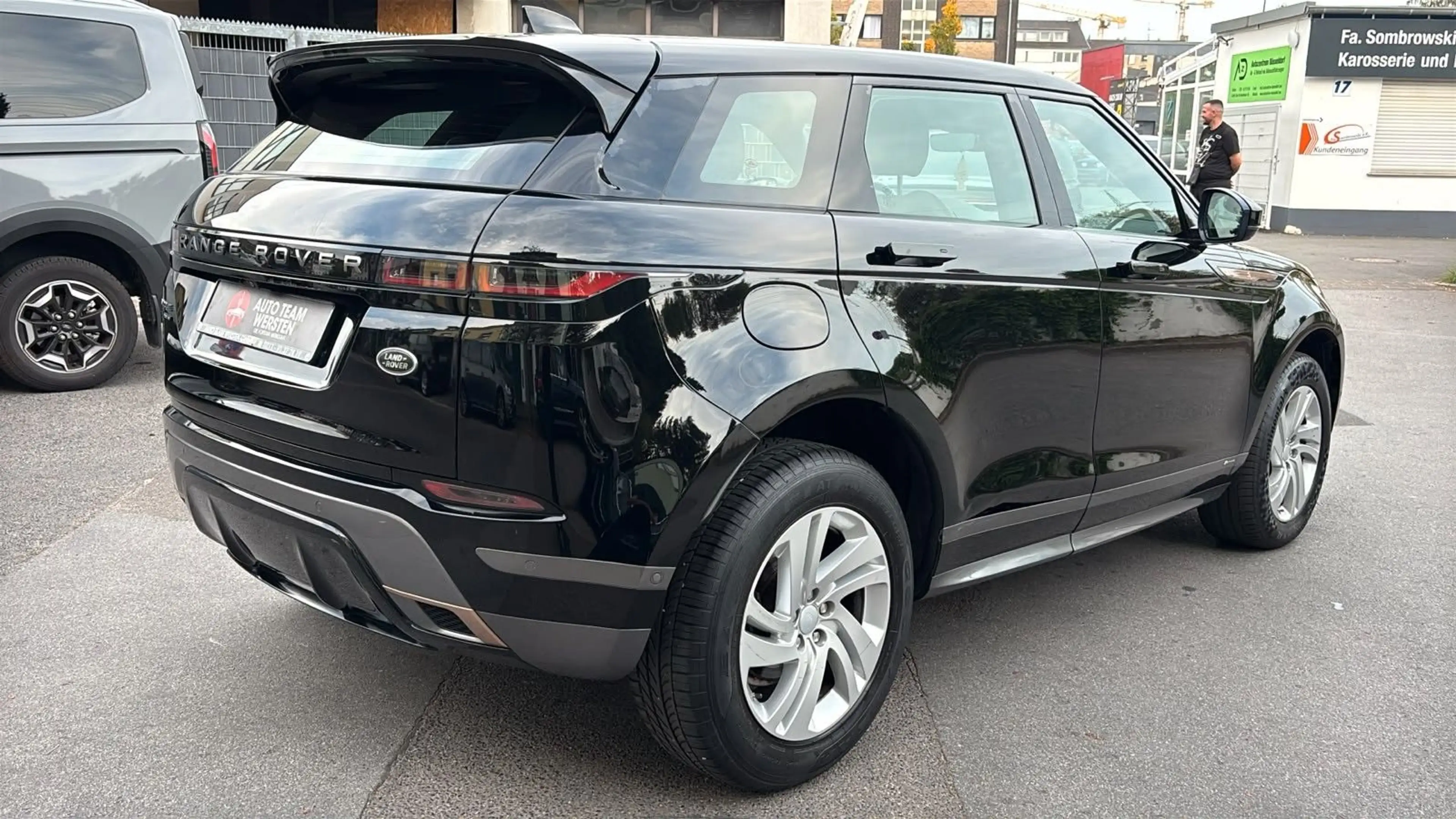 Land Rover Range Rover Evoque R-Dynamic S — photo 7