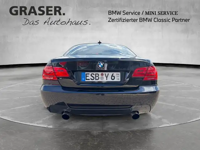 BMW 3 Series view 4