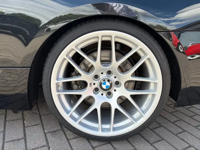 BMW 3 Series view 10