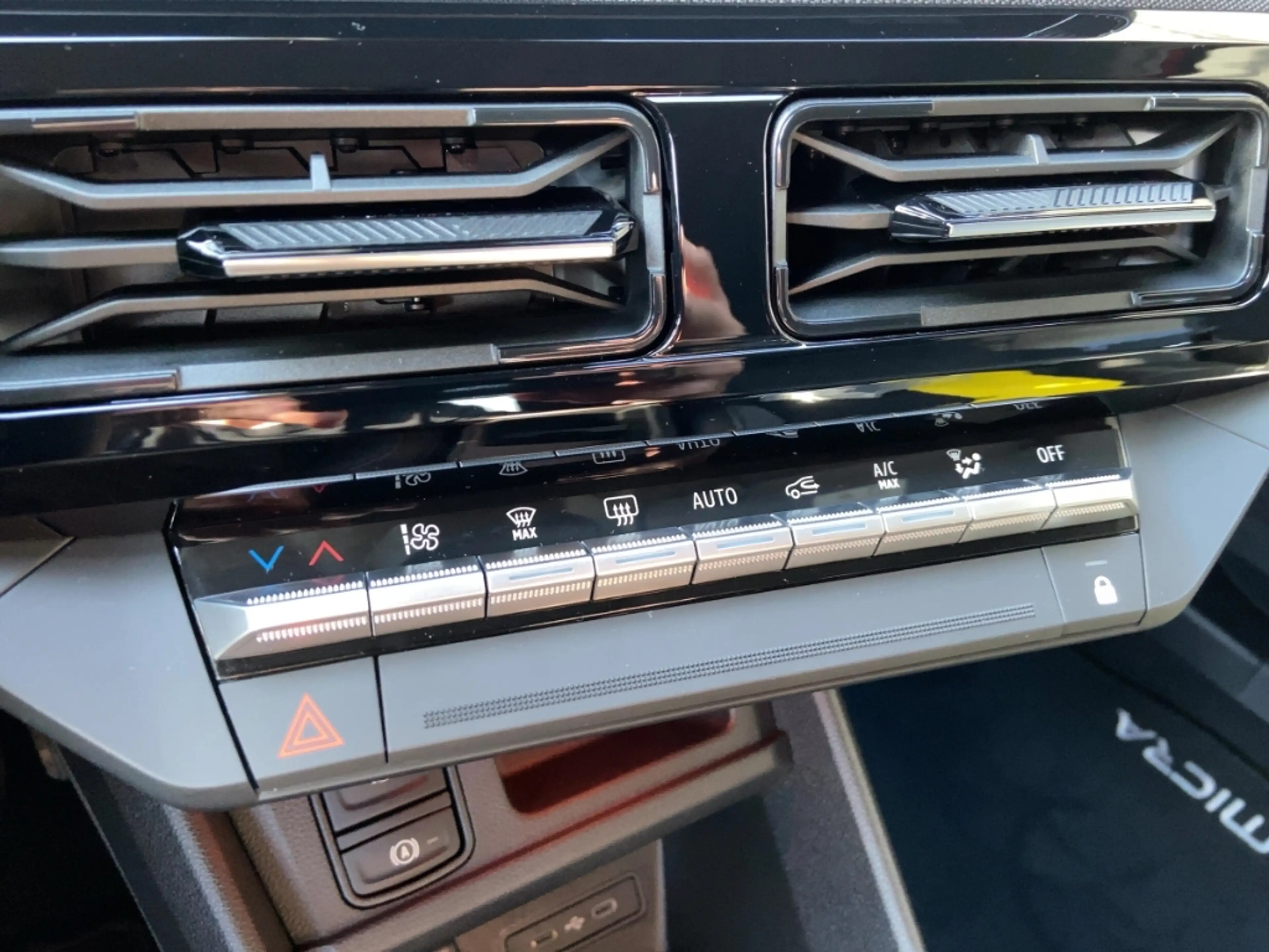 Nissan Micra ADVANCE 150PS 52kWh Wärmepumpe/Winter/LED/Keyless — photo 15