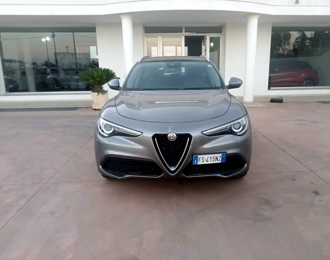 Alfa Romeo Stelvio Stelvio 2.2 t Executive rwd 190cv auto my19 Grigio - 1