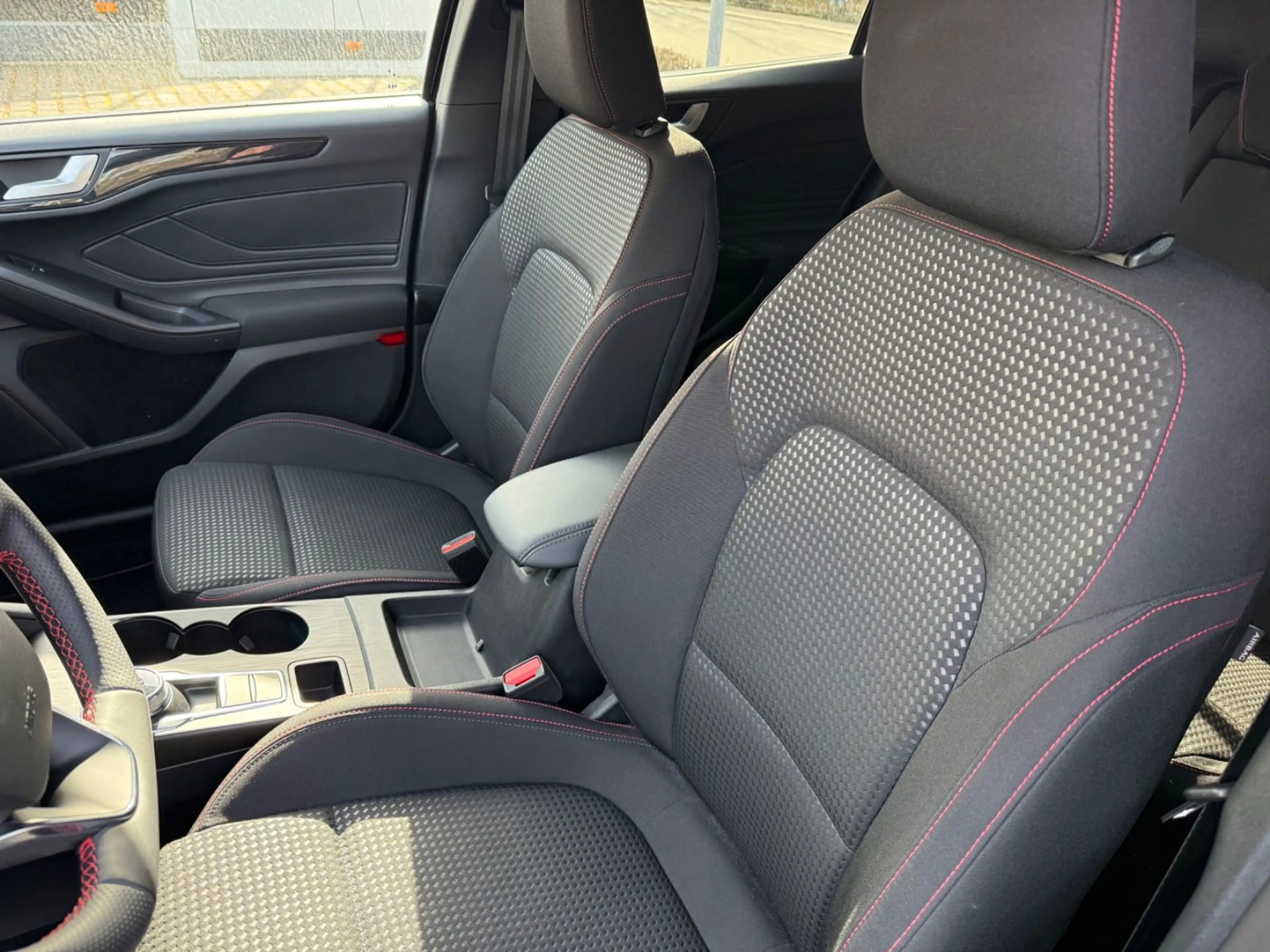 Ford Focus 1.5 Eco Turnier ST-Line X/AHK/ACC/Kamera — photo 10