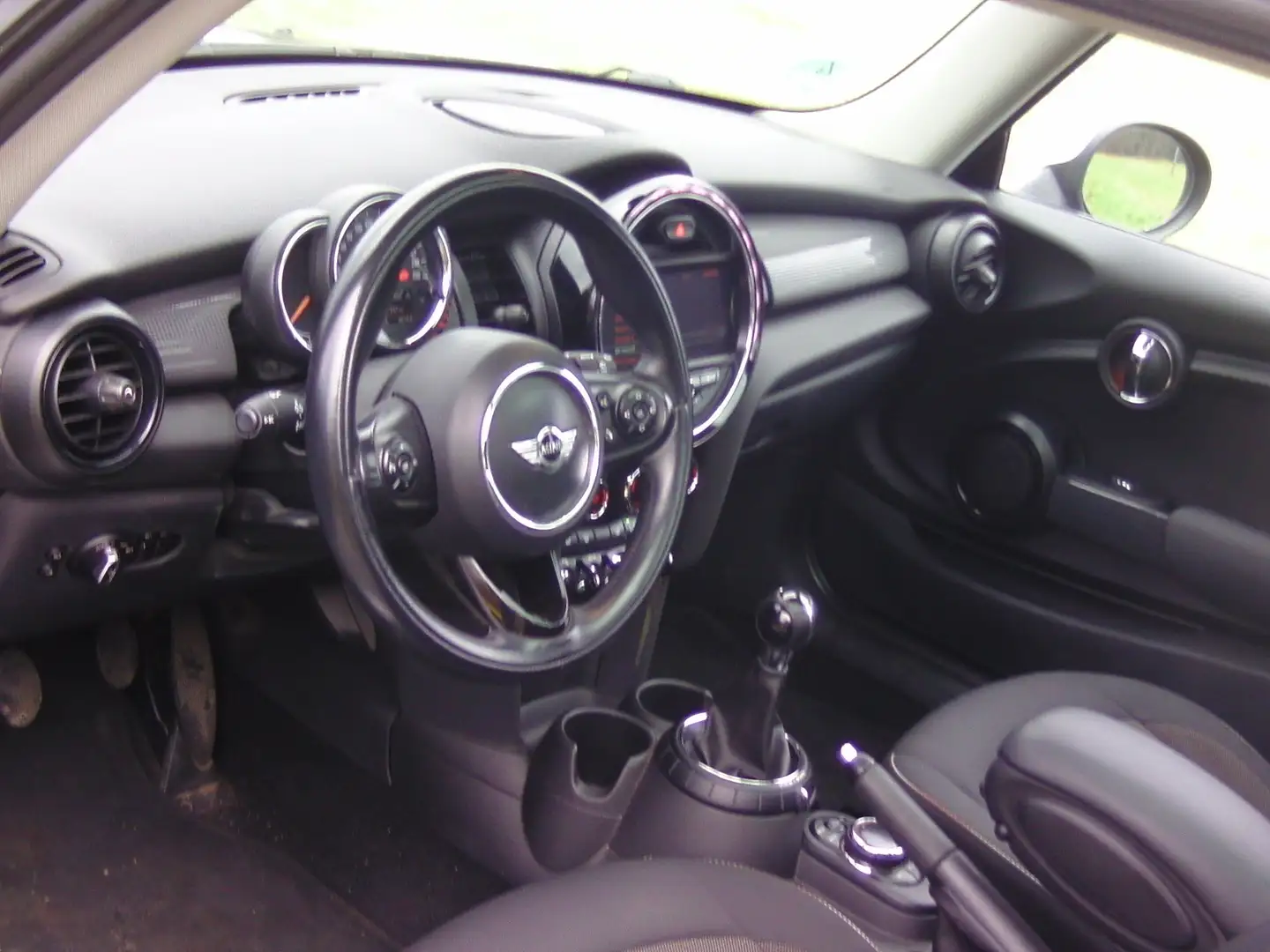 MINI Cooper 6-Gang, großes Panoramadach,Navi,Scheckh. Schwarz - 2