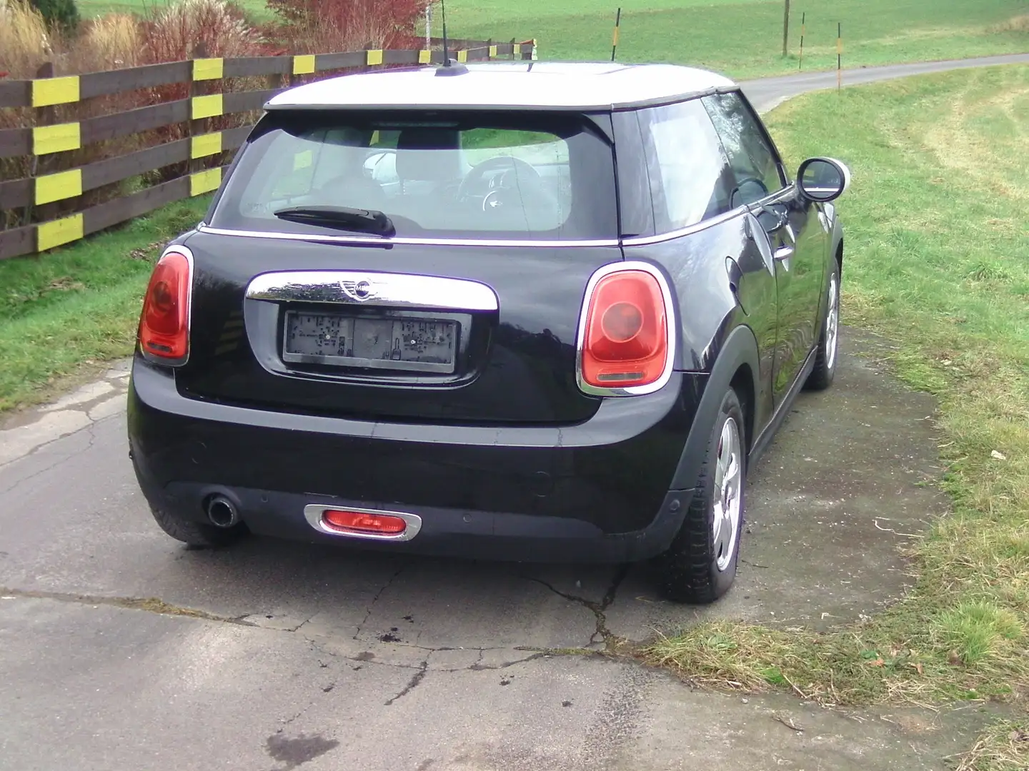 MINI Cooper 6-Gang, großes Panoramadach,Navi,Scheckh. Schwarz - 1