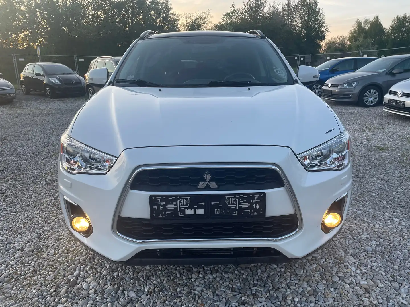 Mitsubishi ASX ASX 1.8 DI-D 4WD+PICKERL 11/2026+4MONAT+ Weiß - 2