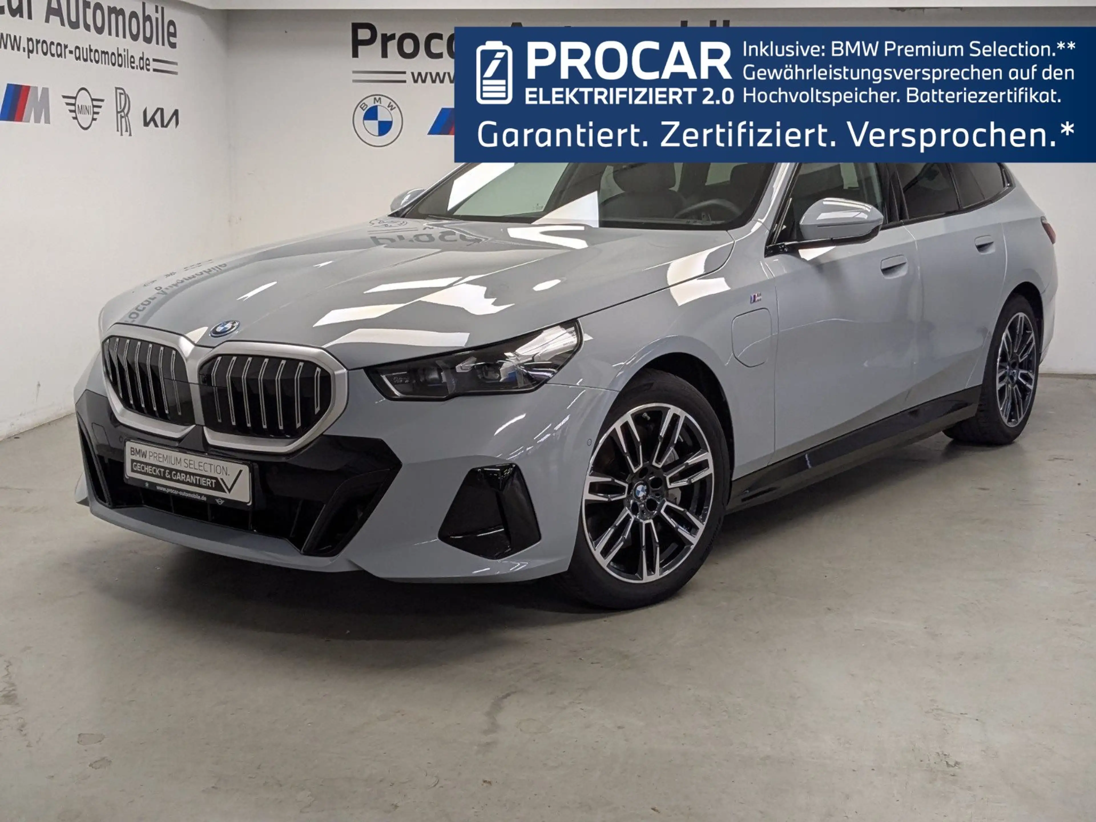 BMW 550 e xDrive Touring M Sport B&W AHK Pano DA Prof 360° — photo 2