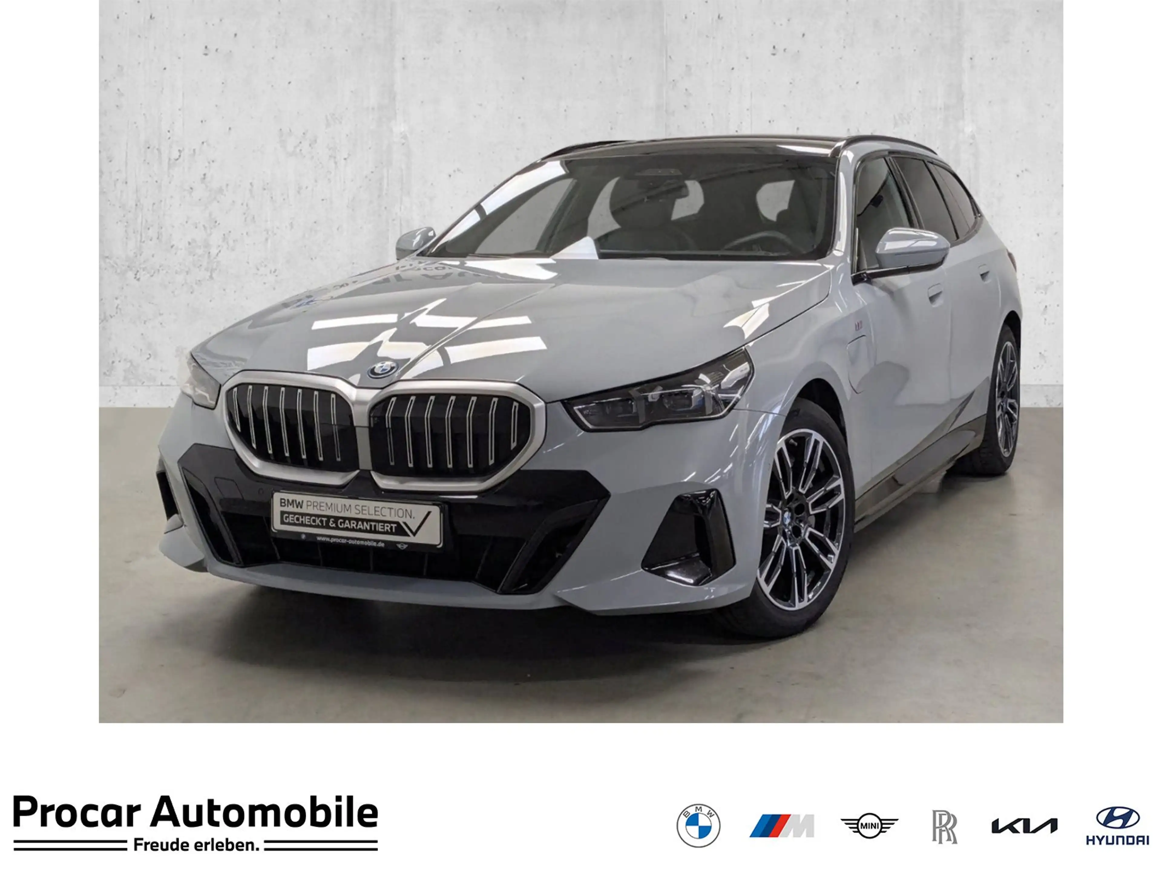 BMW 550 e xDrive Touring M Sport B&W AHK Pano DA Prof 360°