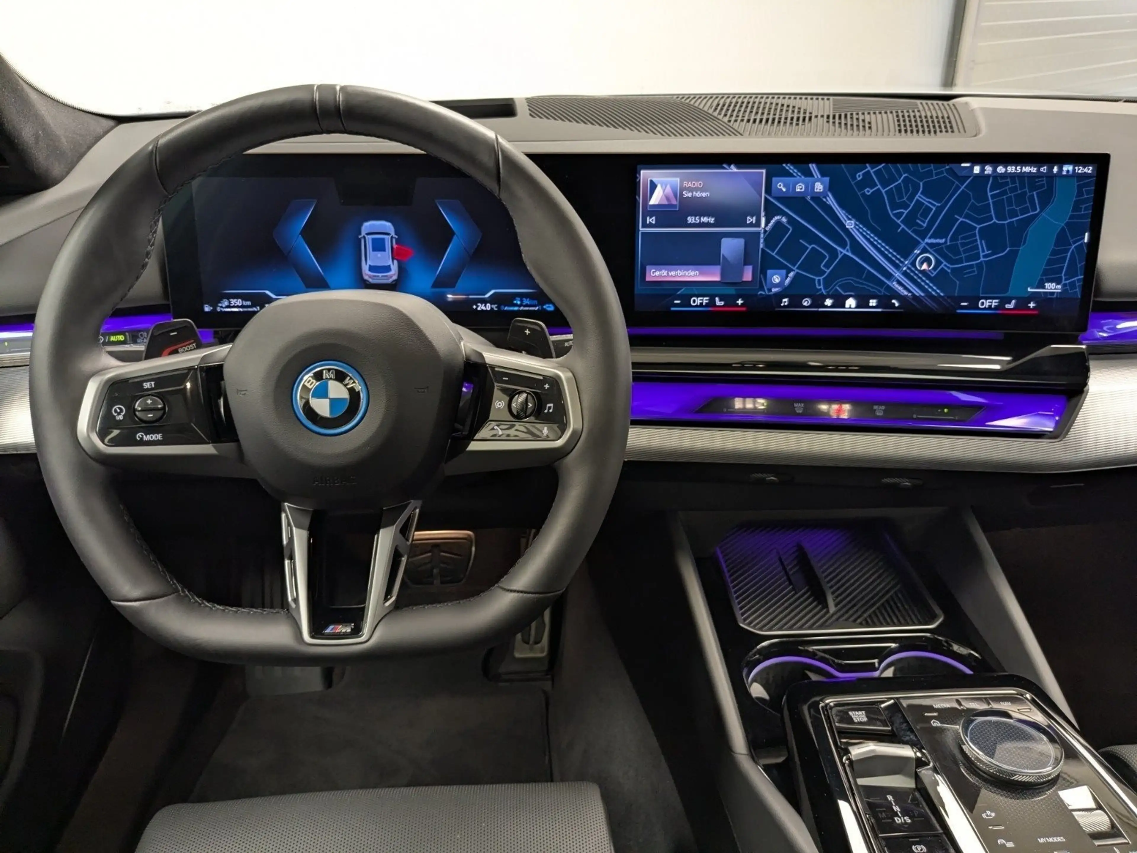 BMW 550 e xDrive Touring M Sport B&W AHK Pano DA Prof 360° — photo 11