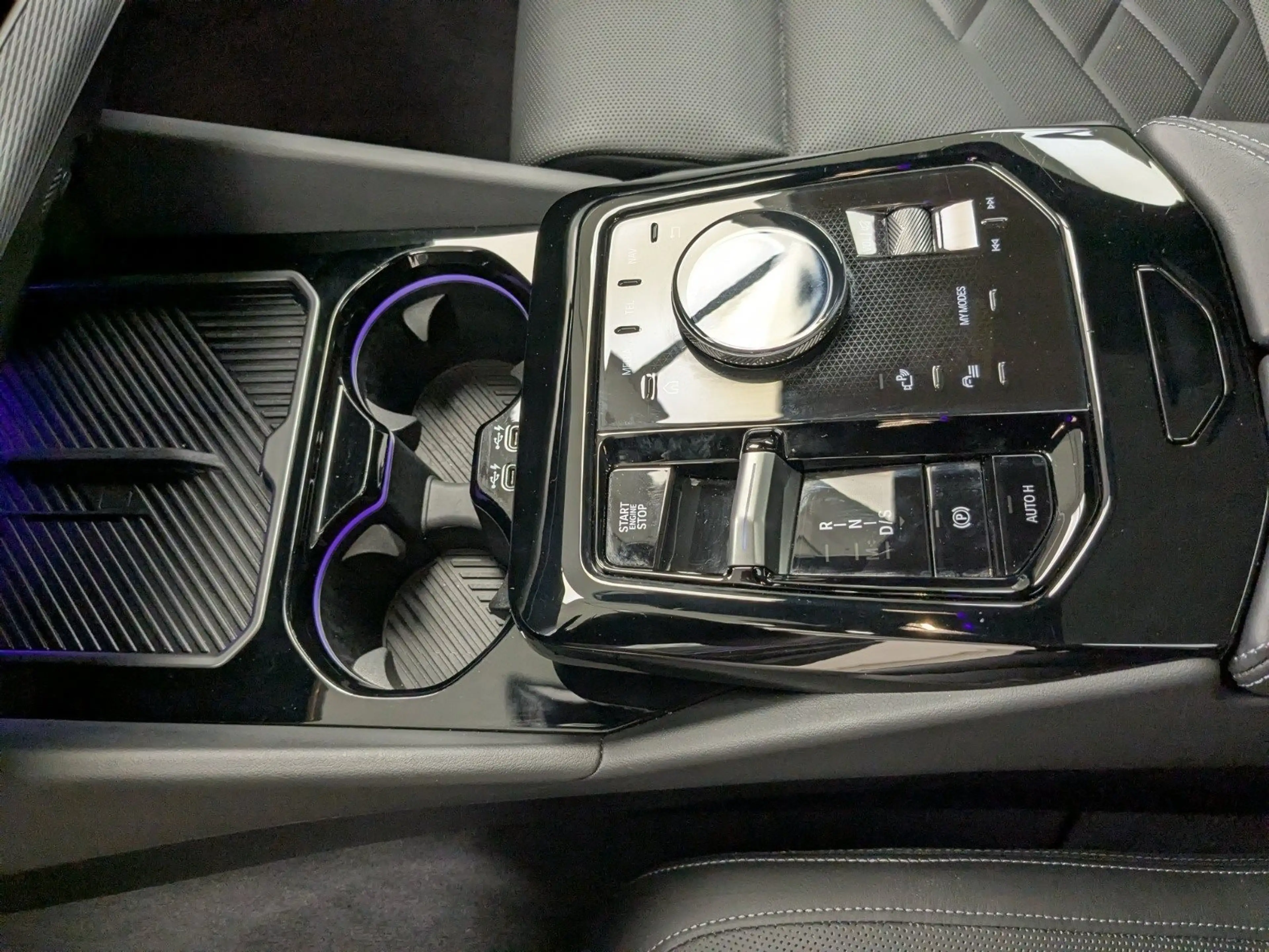BMW 550 e xDrive Touring M Sport B&W AHK Pano DA Prof 360° — photo 20