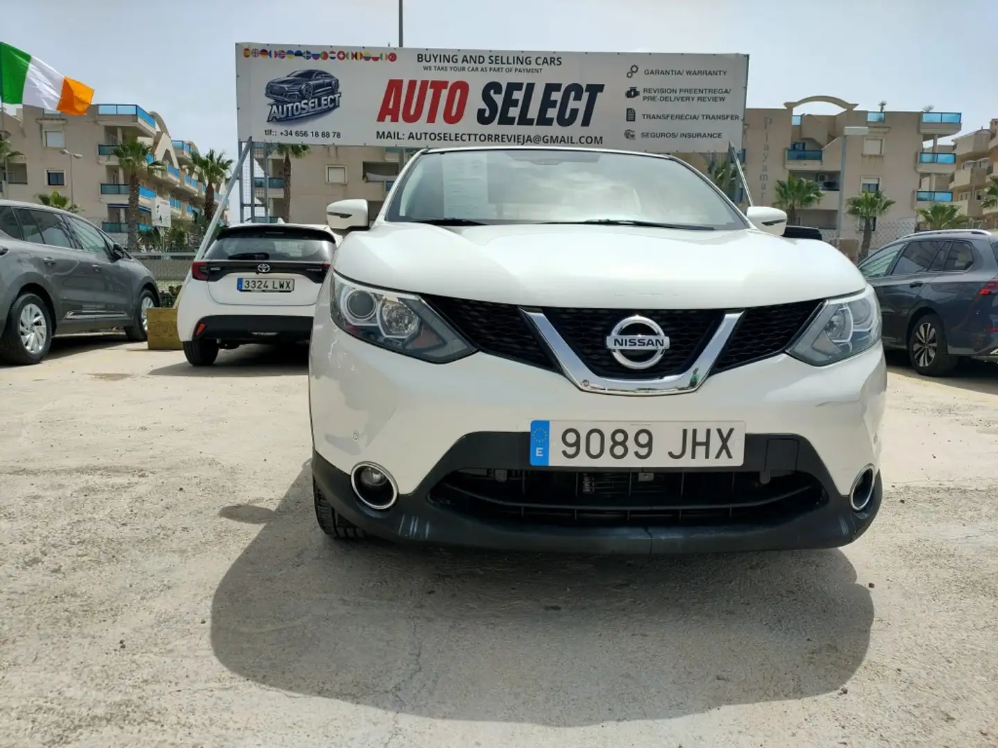 Nissan Qashqai 1.6dCi 360 4x2 XTronic Weiß - 2