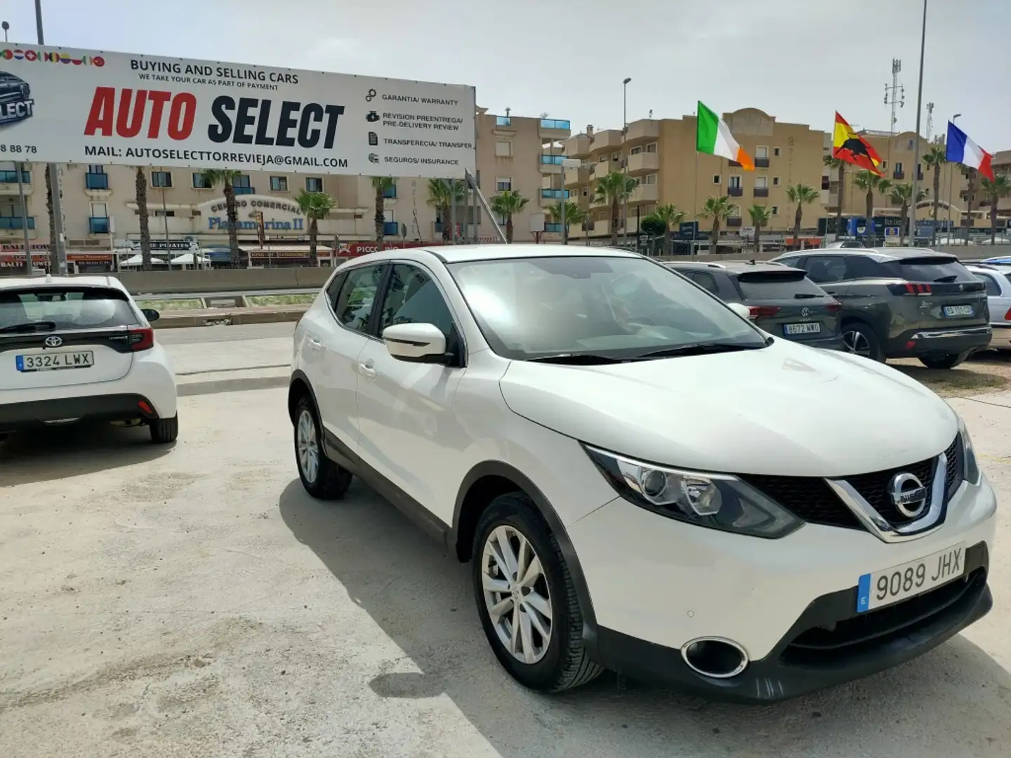 Nissan Qashqai 1.6dCi 360 4x2 XTronic Blanc - 1