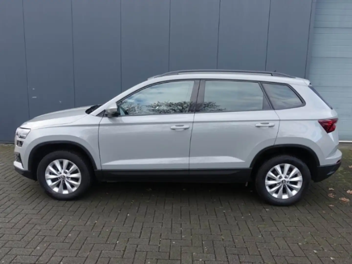 Skoda Karoq 1.5 TSI DSG Ambition+RÜCKFAHKAMERA+NAVI+SHZG Сірий - 2
