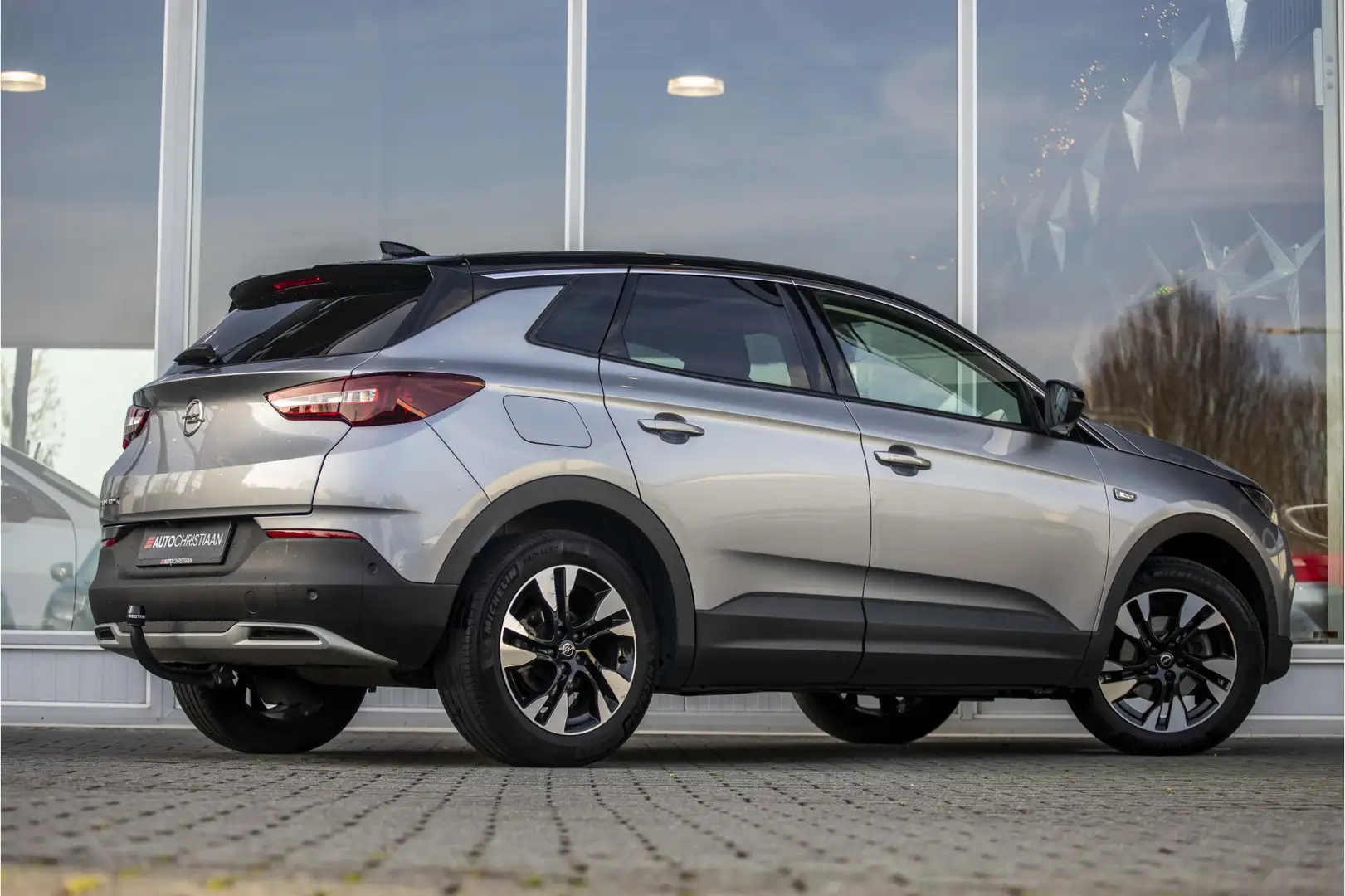 Opel Grandland X 1.2 Turbo Ultimate | Pano | Camera | Trekhaak Grey - 2