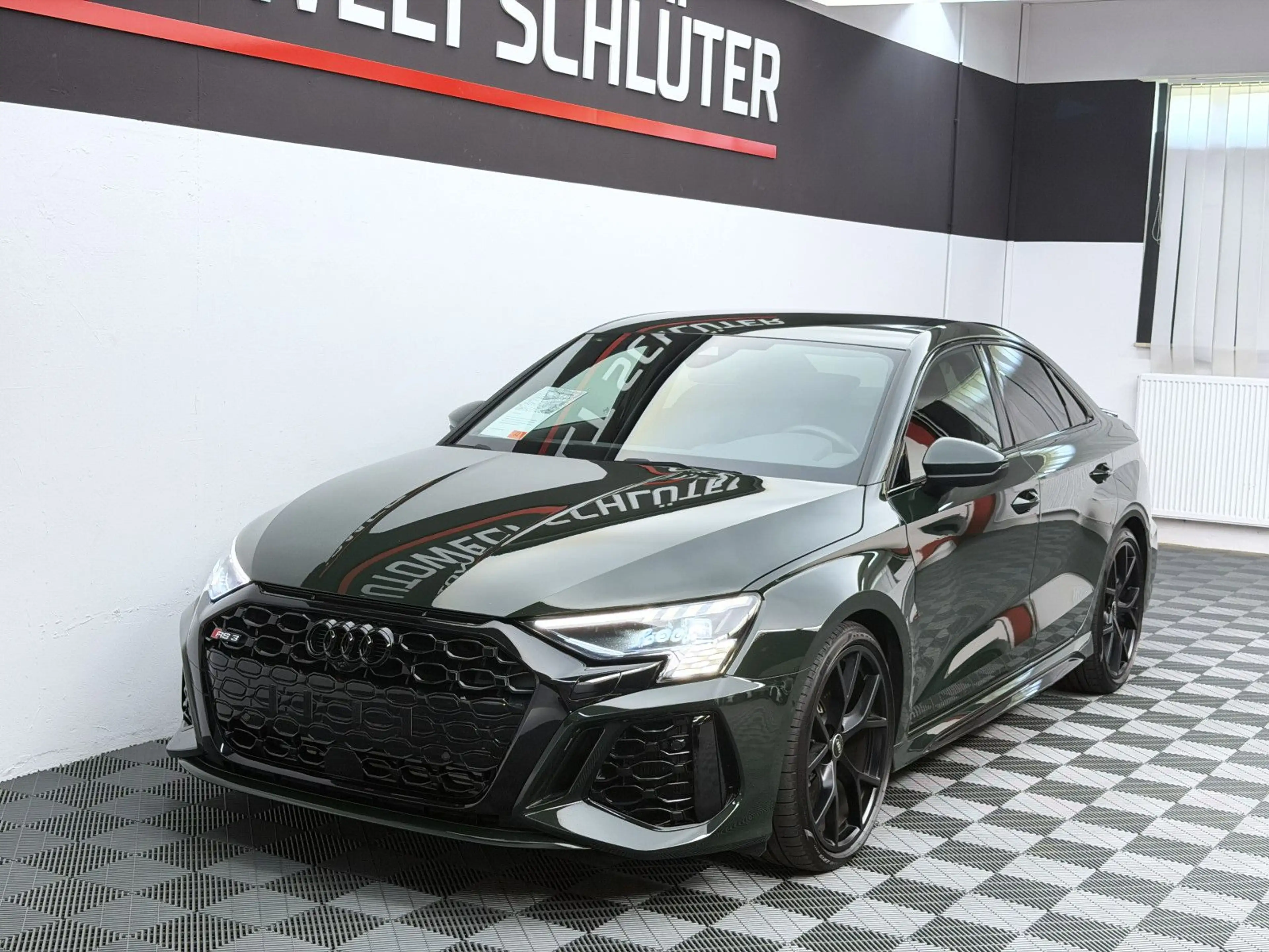 Audi RS3 Lim. 2.5 TFSI *Malachitgrün*B&O*ACC*RFK*