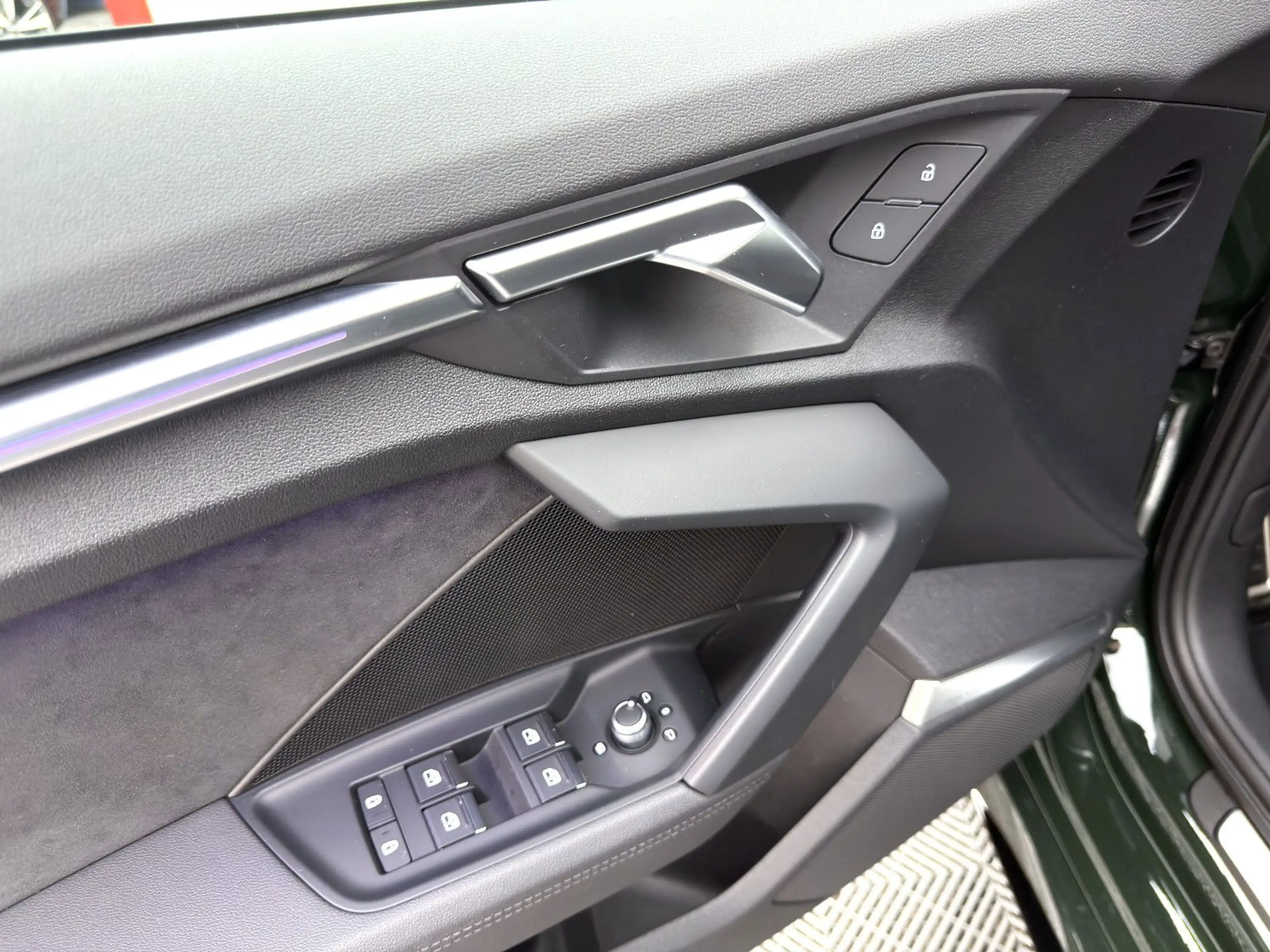 Audi RS3 Lim. 2.5 TFSI *Malachitgrün*B&O*ACC*RFK* — photo 4