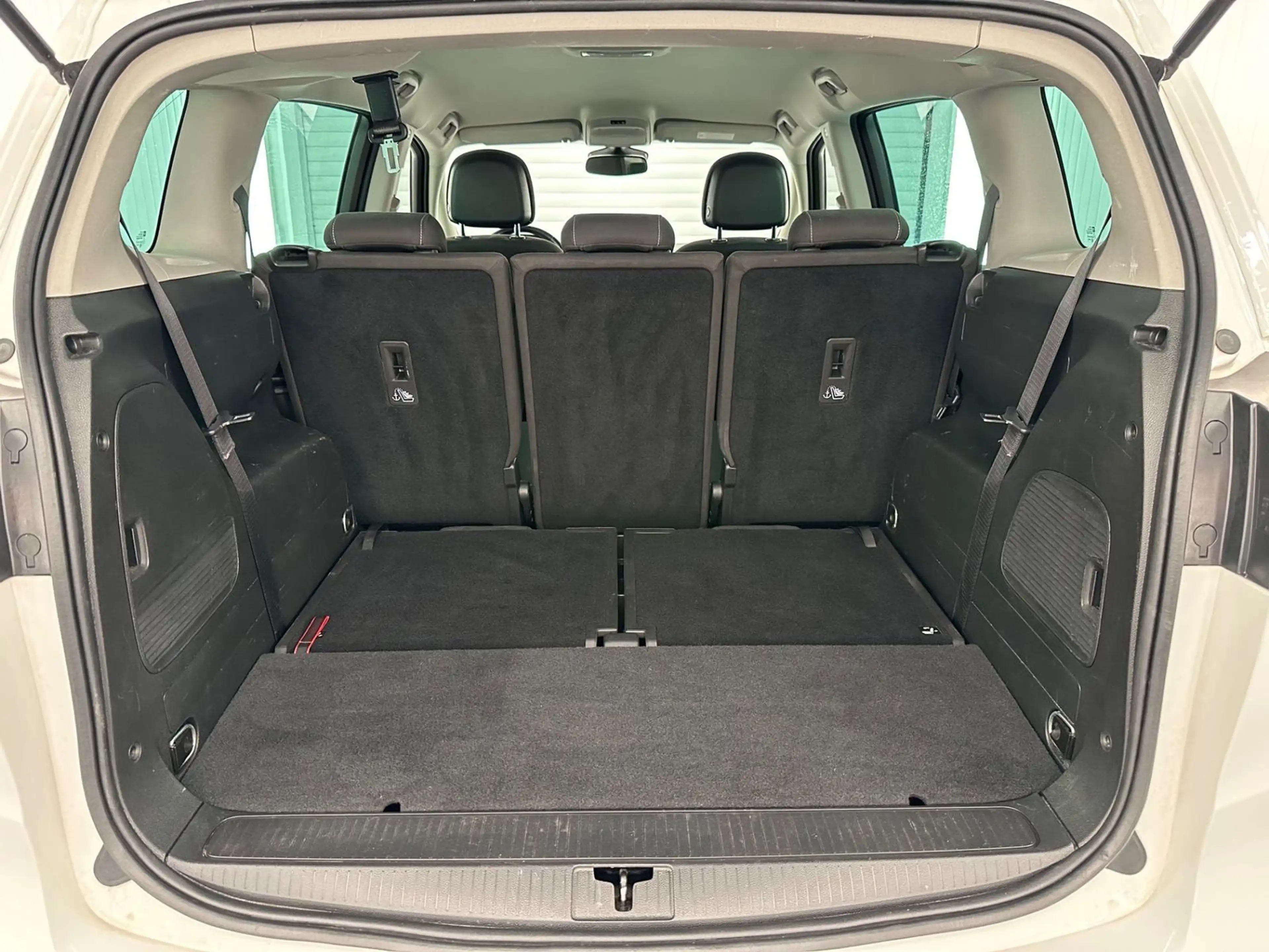 Opel Zafira Tourer 1.4 Turbo AHK — photo 13