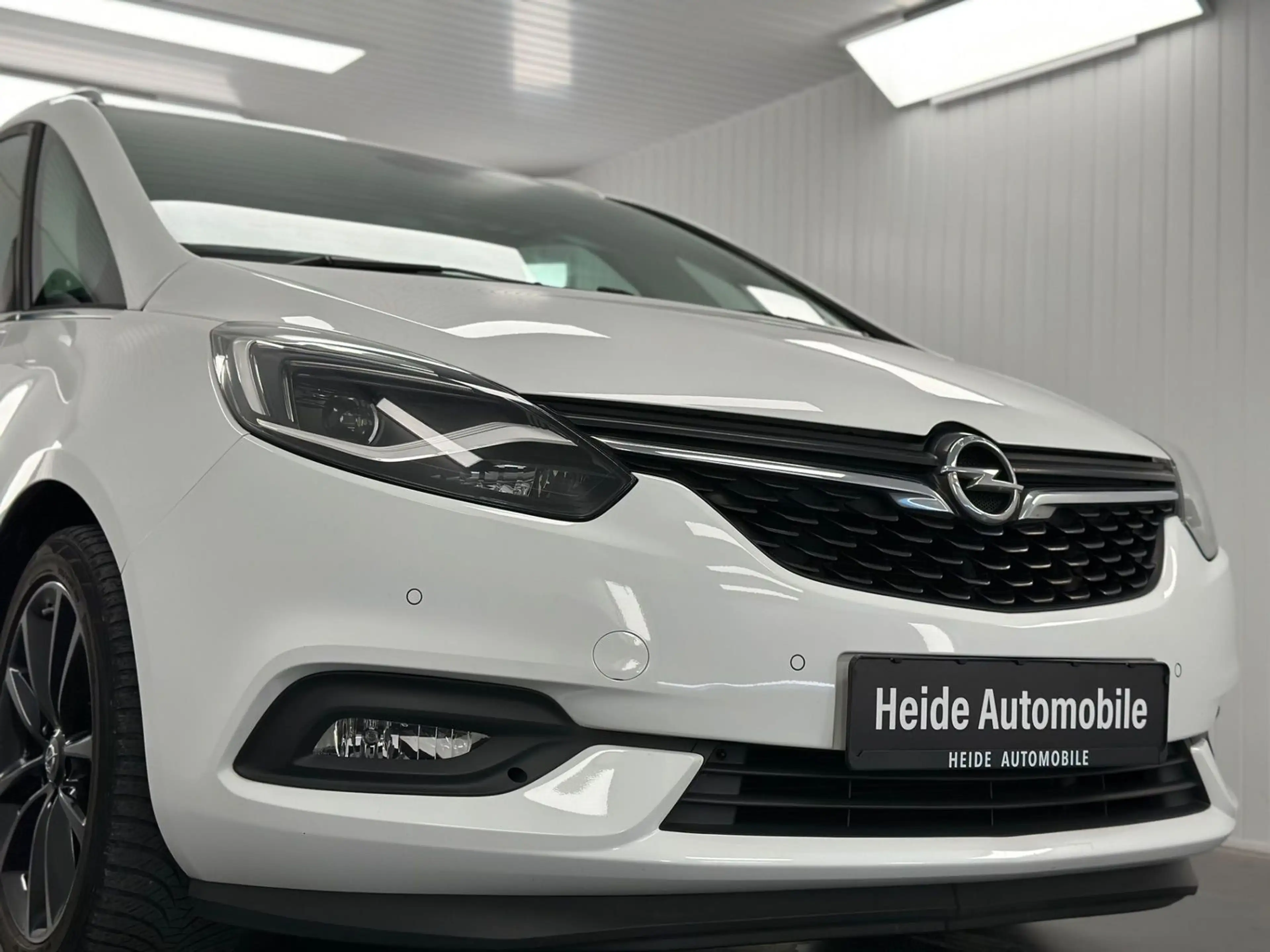 Opel Zafira Tourer 1.4 Turbo AHK — photo 4