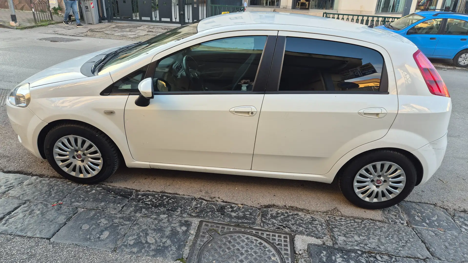 Fiat Grande Punto Grande Punto 5p 1.3 mjt 16v Dynamic 90cv Bianco - 1