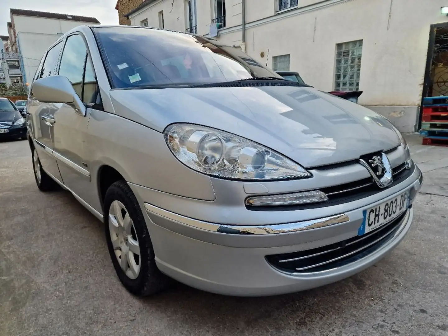 Peugeot 807 2.0 hdi 136ch family 8 places facture a l'appui - 2