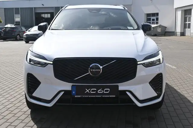 Volvo XC60 view 8
