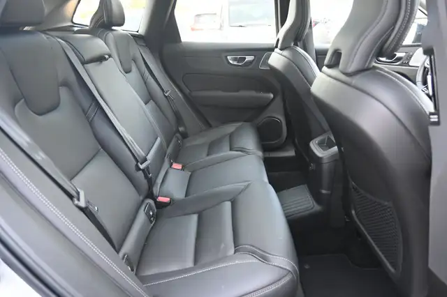 Volvo XC60 view 15